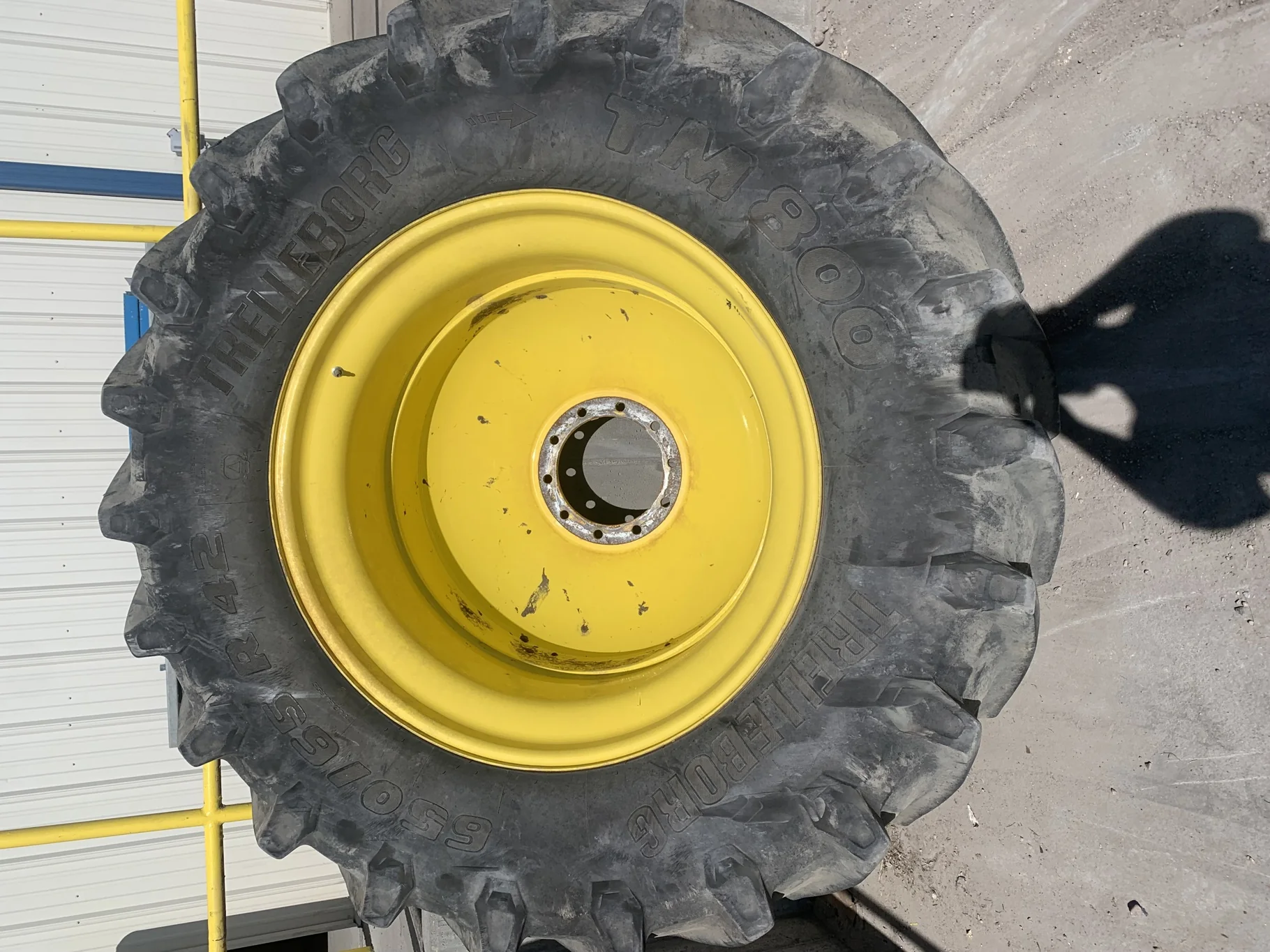 Used 75% 650/65R42 Trelleborg TM800 High Speed R-1W (158D) TL on a 18 x 42 JD Yellow10 Bolt (. image 2