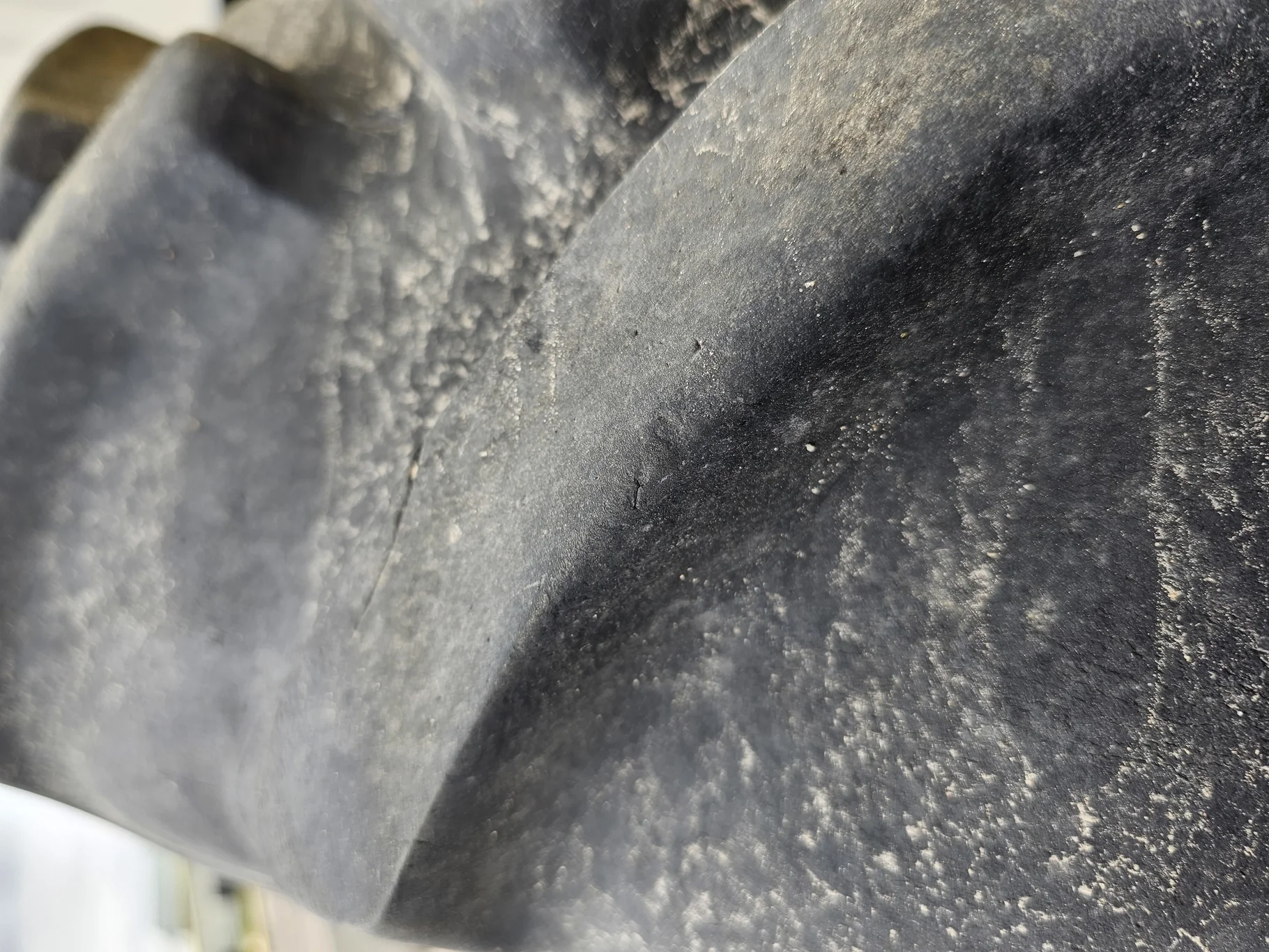 Used 70% 320/90R50 (12.4R50) Alliance 350 Row Crop-Narrow Radial R-1 153A8/150D TL on a 10 x 50 JD image 4