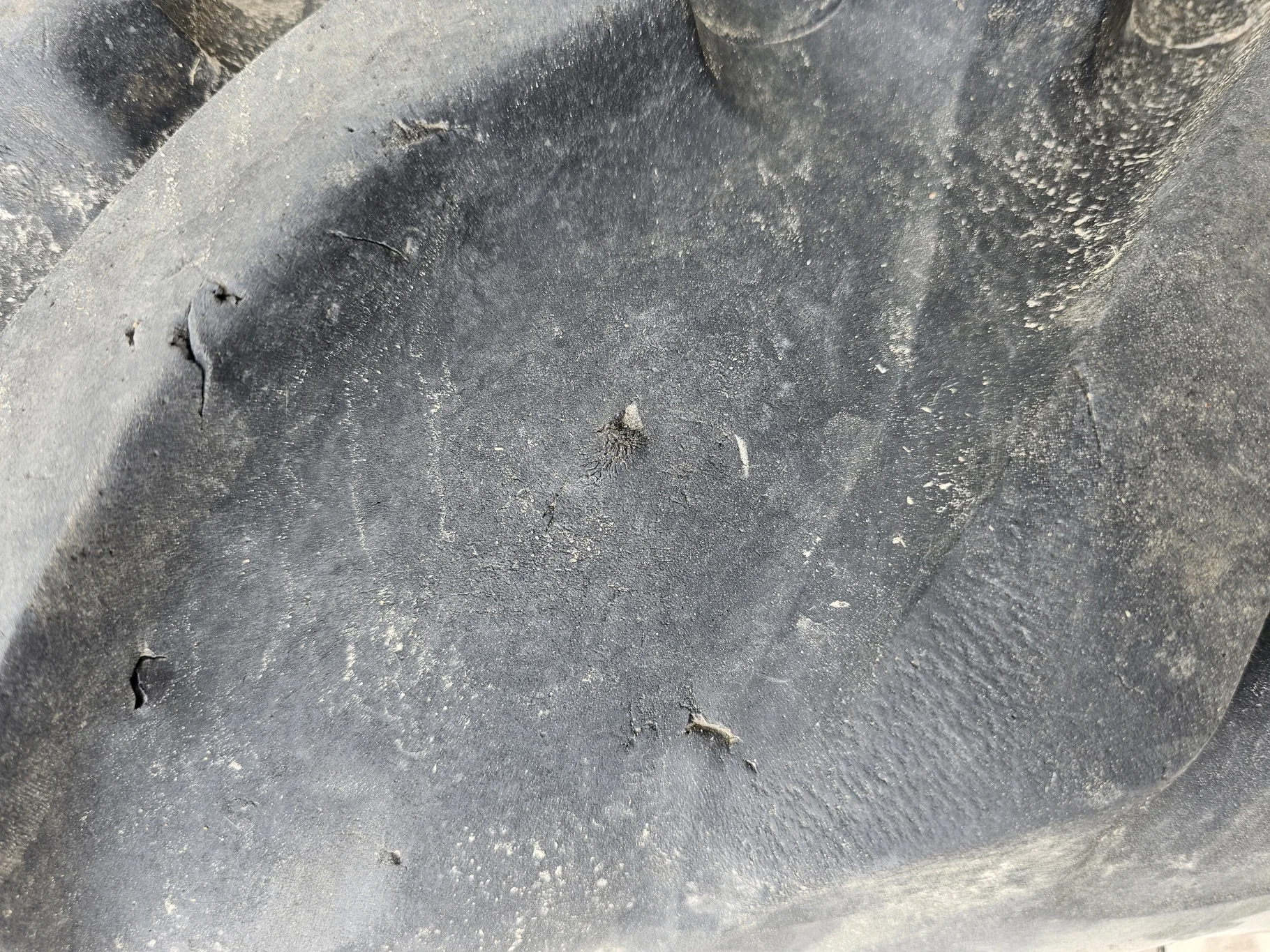 Used 70% 320/90R50 (12.4R50) Alliance 350 Row Crop-Narrow Radial R-1 153A8/150D TL on a 10 x 50 JD image 5