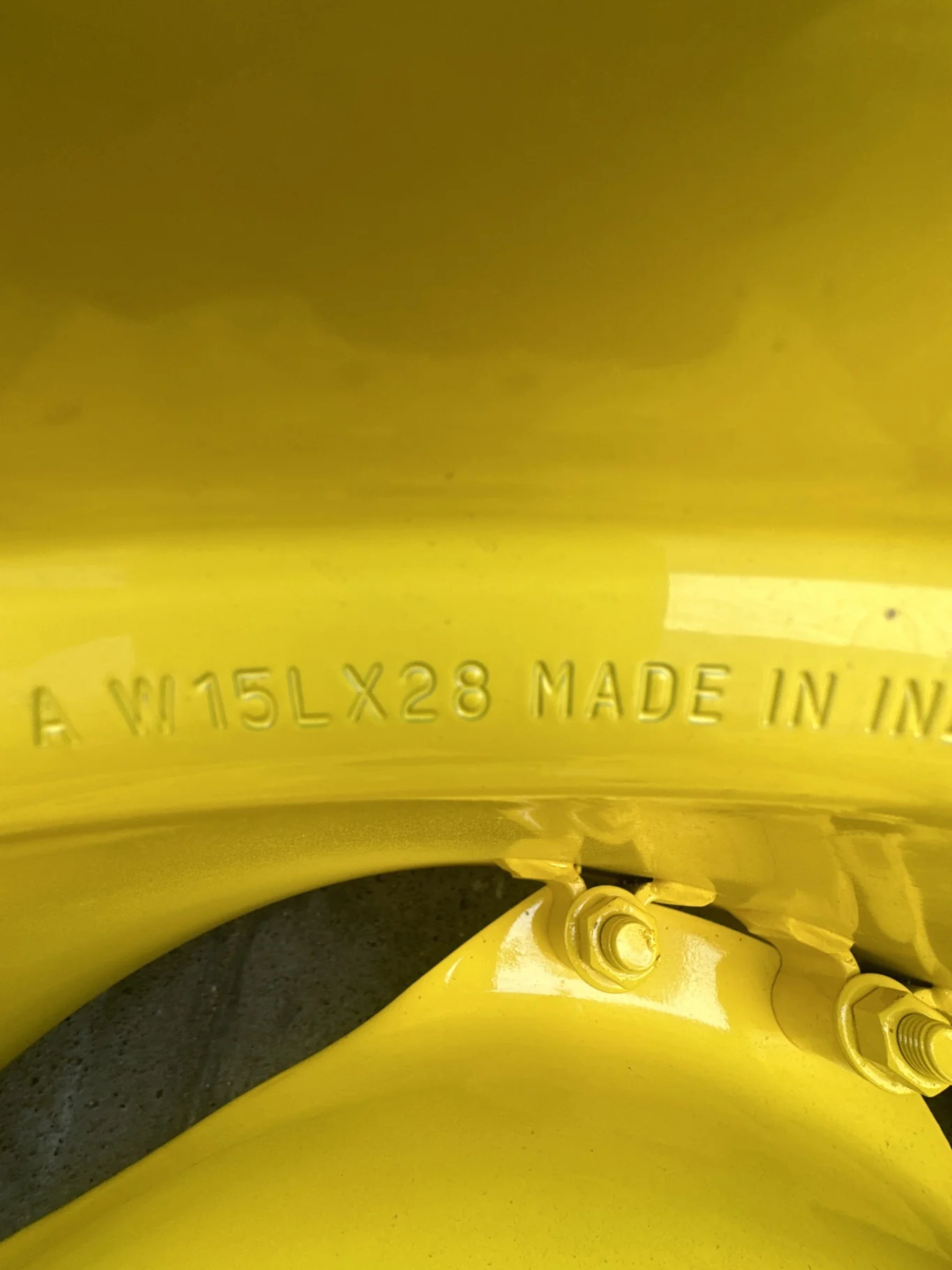 Take Off 16.9-28 Galaxy Earthpro Bias R-1 D(8Ply) TL on a 15 X 28 JD Yellow 8 Bolt GKN Wheel ( image 5