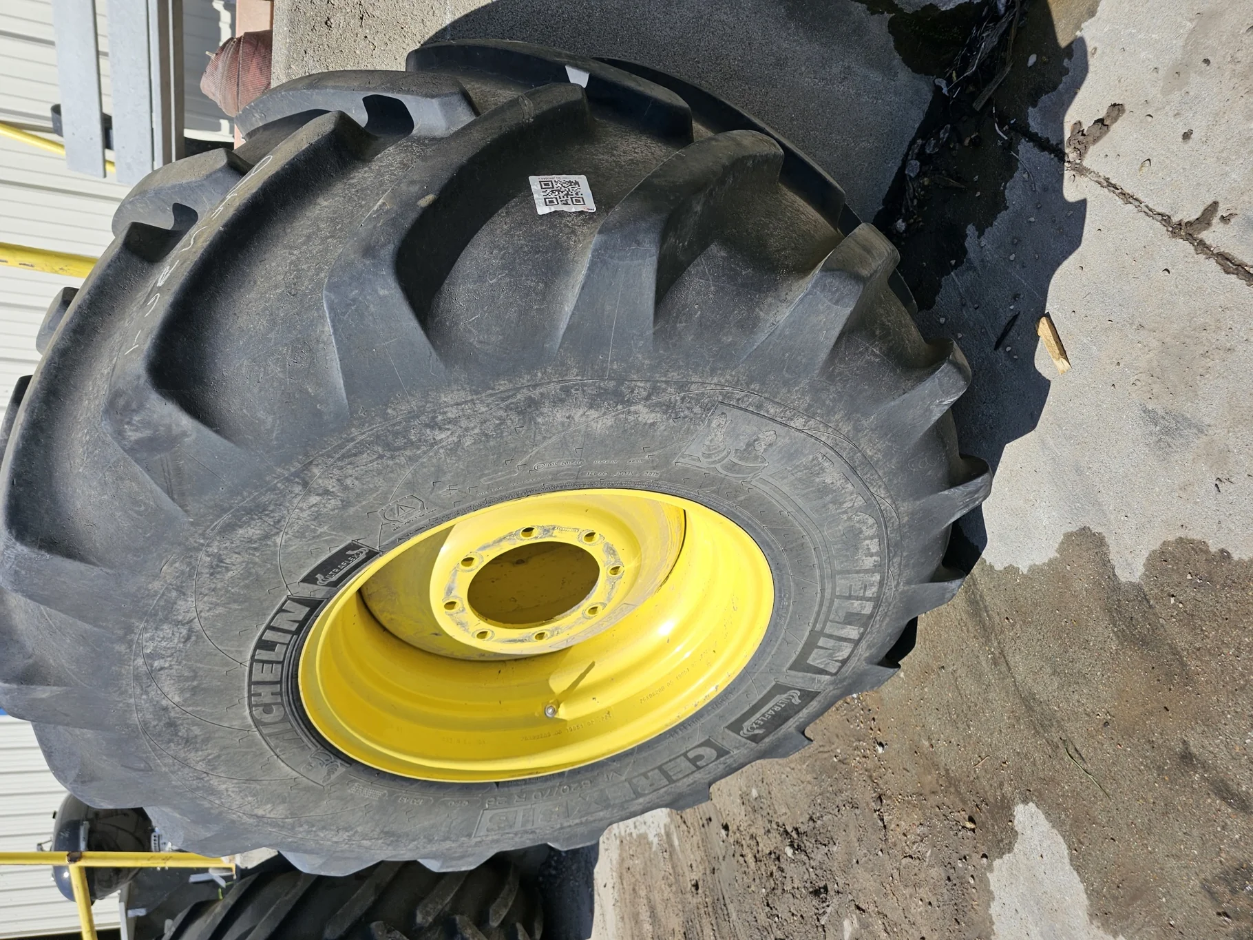 Used VF620/70R26 173A8 Michelin CFO+ CerexBib 2 R-1W TL 90-95% On 20 x 26 8 Bolt 3/8 JD Yellow Wheel