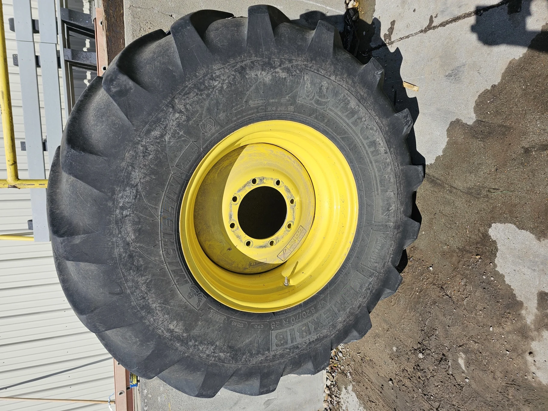 Used VF620/70R26 173A8 Michelin CFO+ CerexBib 2 R-1W TL 90-95% On 20 x 26 8 Bolt 3/8 JD Yellow Wheel image 2