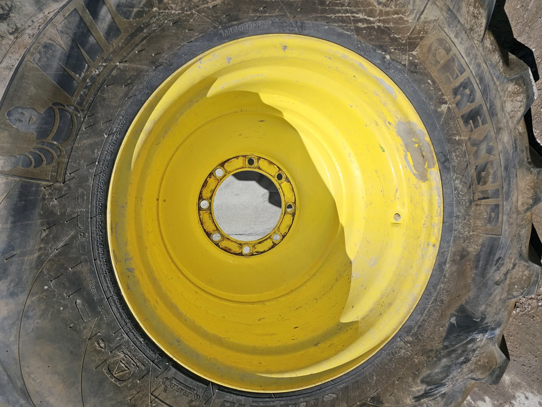 Used VF620/70R26 173A8 Michelin CFO+ CerexBib 2 R-1W TL 90-95% On 20 x 26 8 Bolt 3/8 JD Yellow Wheel image 5