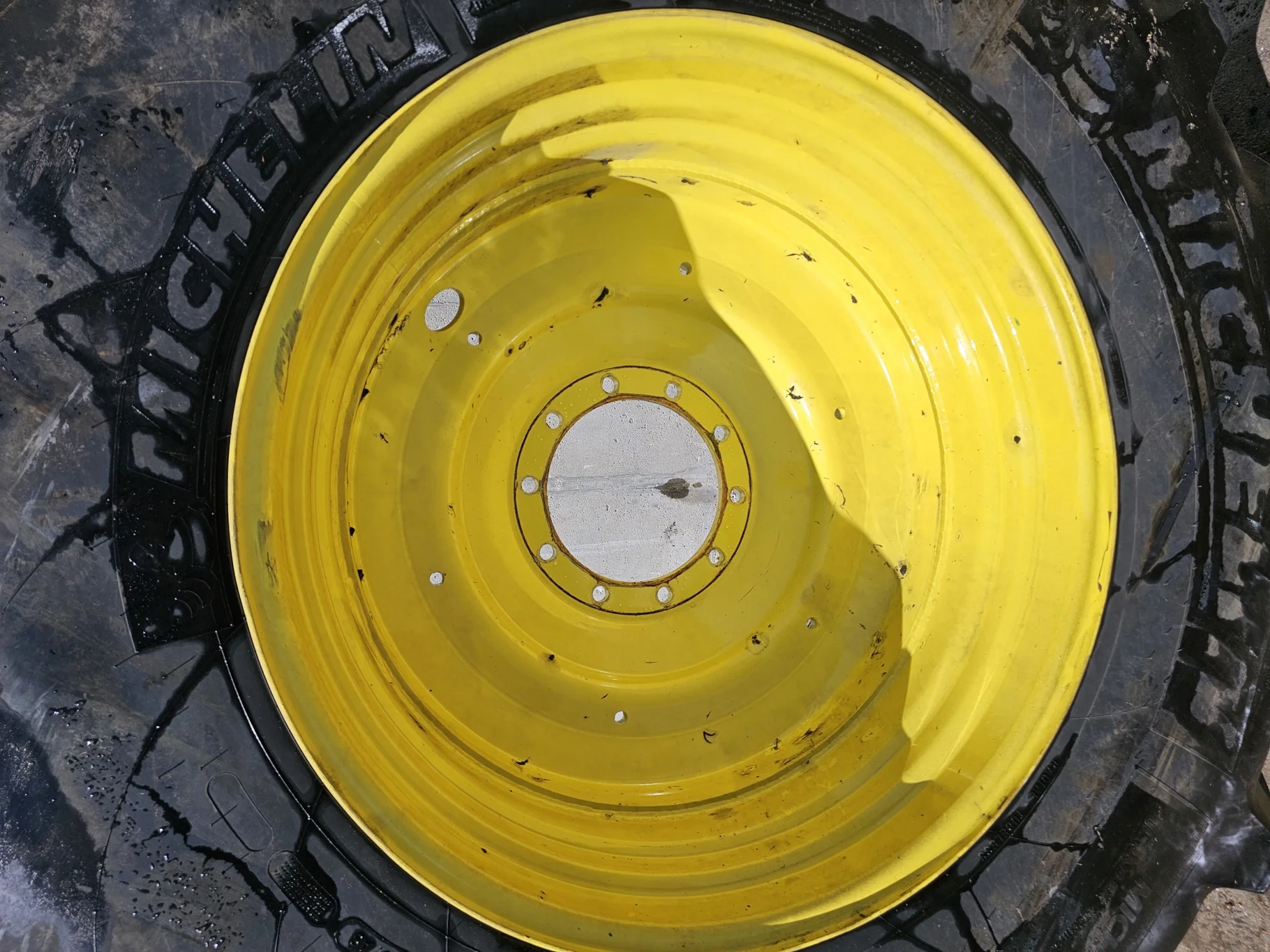 Used 90% IF800/70R38 CFO+ Michelin CerexBib 2 R-1W 187A8 TL on a 27 x 38 JD Yellow 10 Bolt Combine W image 6
