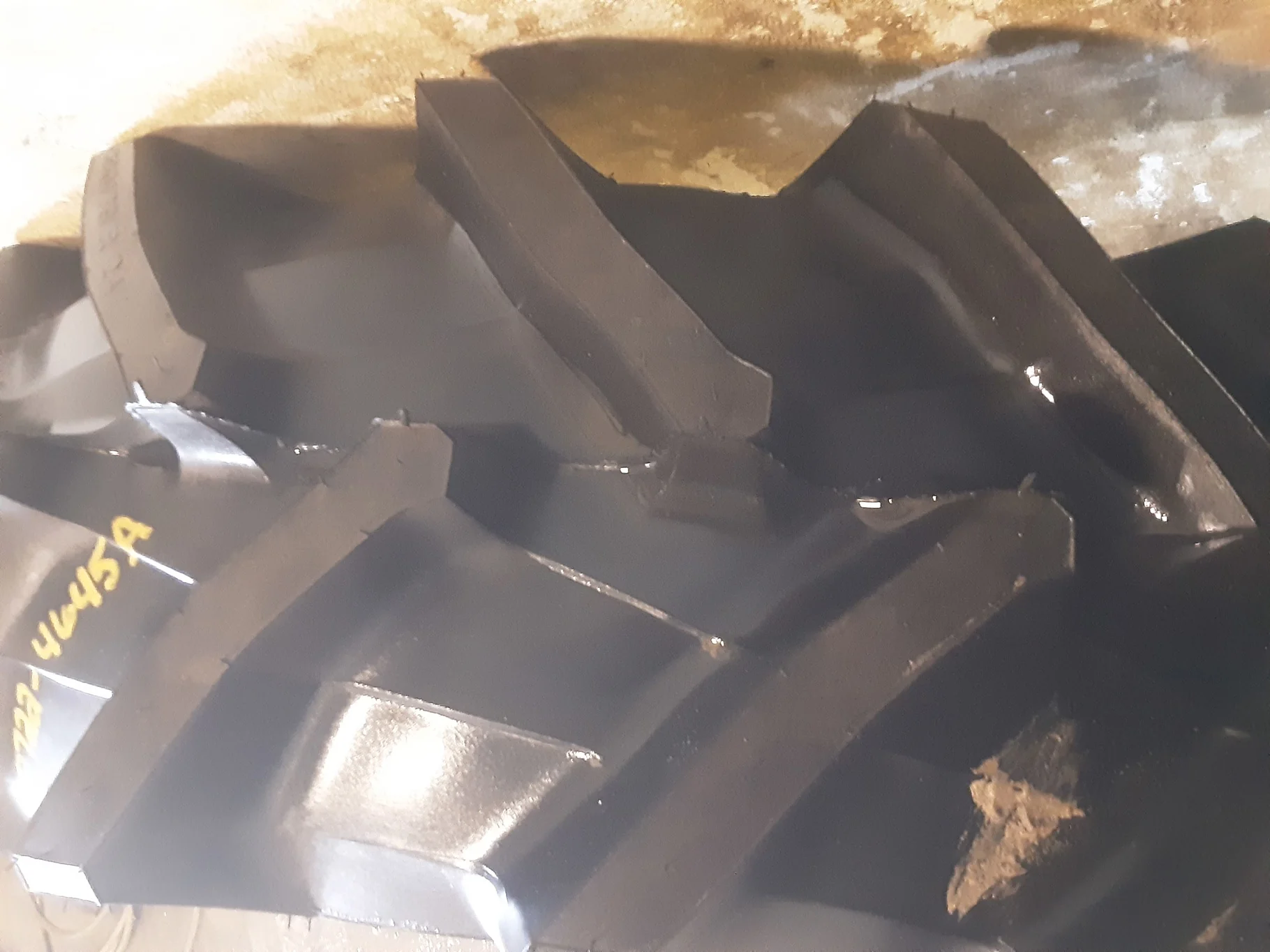 Take Off 380/70R24 Trelleborg TM700 R-1W (125A8) TL on a 12 X 24 JD Waffle Wheel (2 Bolt) image 4