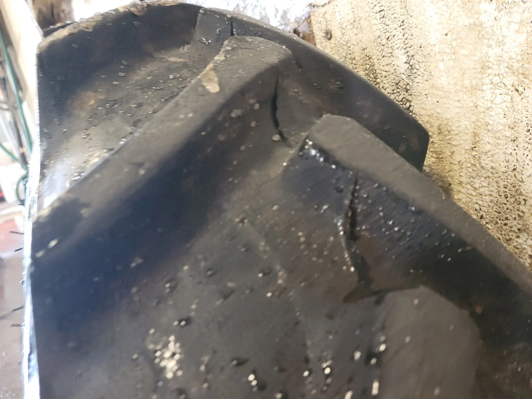 Used 95% 9.5-24 Galaxy Agritrac II R-1 (105A6) on a 8 x 24 JD GKN Style Wheel (8-10-8) image 3