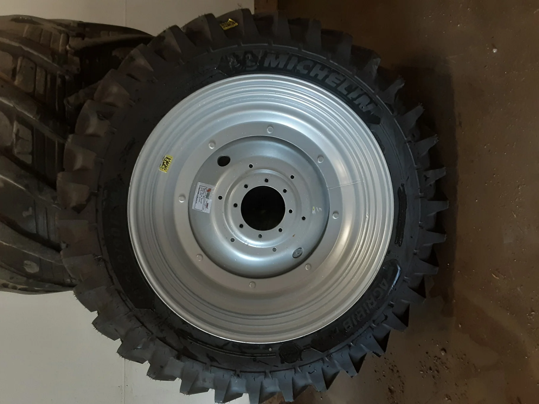 TAKE OFF IF380/90R46 Michelin AgriBib Row Crop R-1W 165A8/B TL on a 12 X 46 Case Silver 8 Bolt Whee image 2