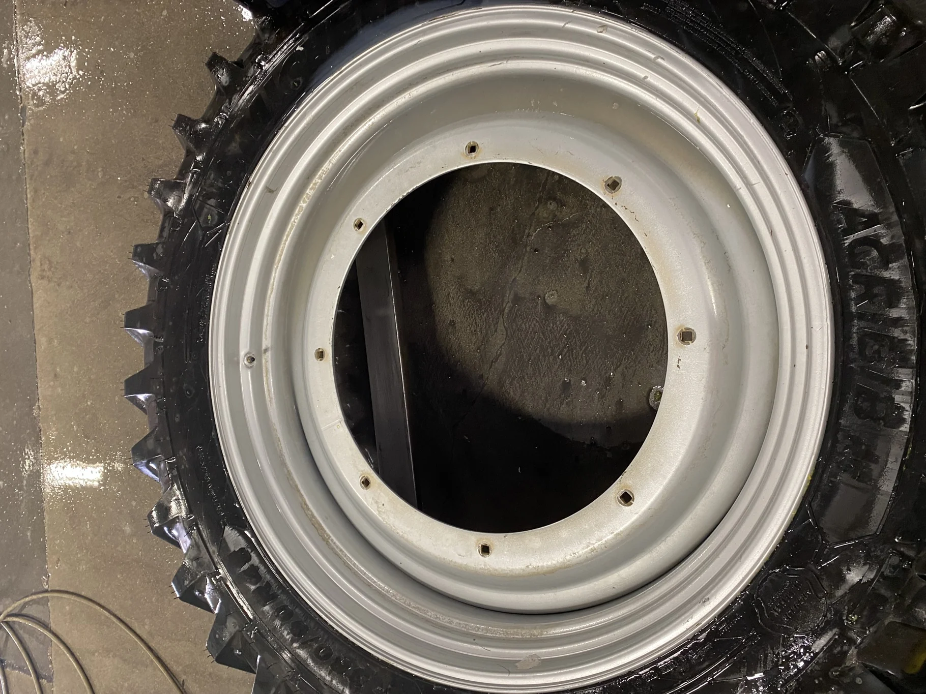 TAKE OFF IF380/90R46 Michelin AgriBib Row Crop R-1W 165A8/B TL on a 12 X 46 Case Silver 8 Bolt Whee image 2