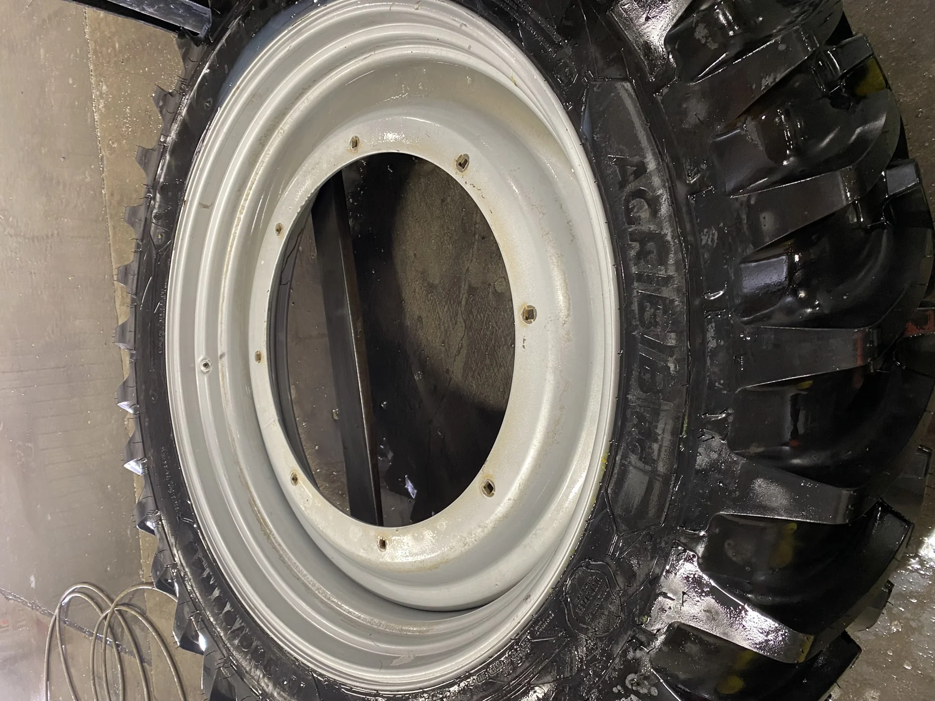 TAKE OFF IF380/90R46 Michelin AgriBib Row Crop R-1W 165A8/B TL on a 12 X 46 Case Silver 8 Bolt Whee image 3