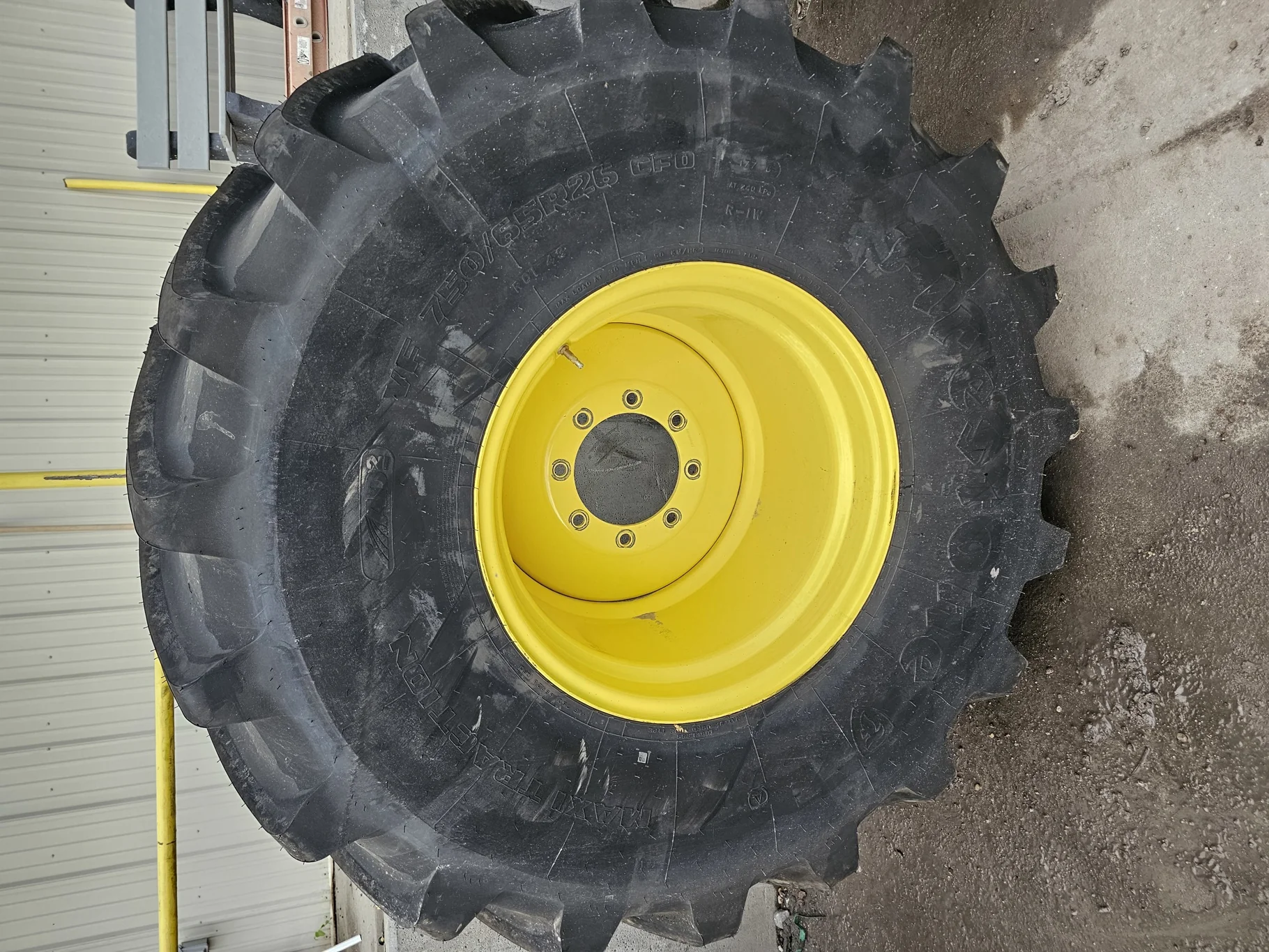 Take Off VF750/65R26 Firestone Maxi Traction R-1W (177B) TL on 25 X 26 8 Bolt JD  Rear Combine image 2