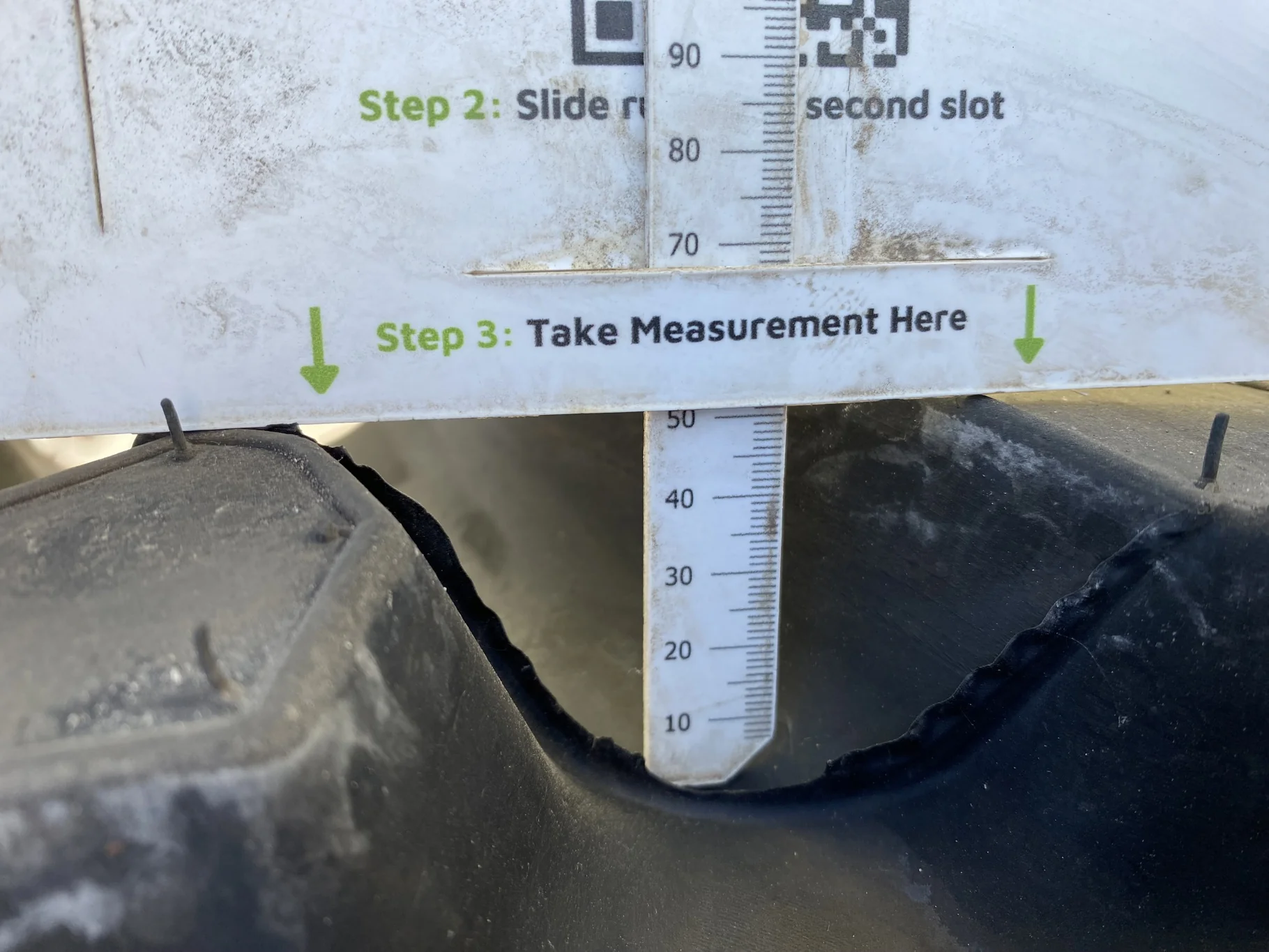 Take Off 320/90R42 Firestone Radial 9000 R-1W 139B TL on a 10 X 42 John Deere Yellow 8 bolt GKN Whe image 5