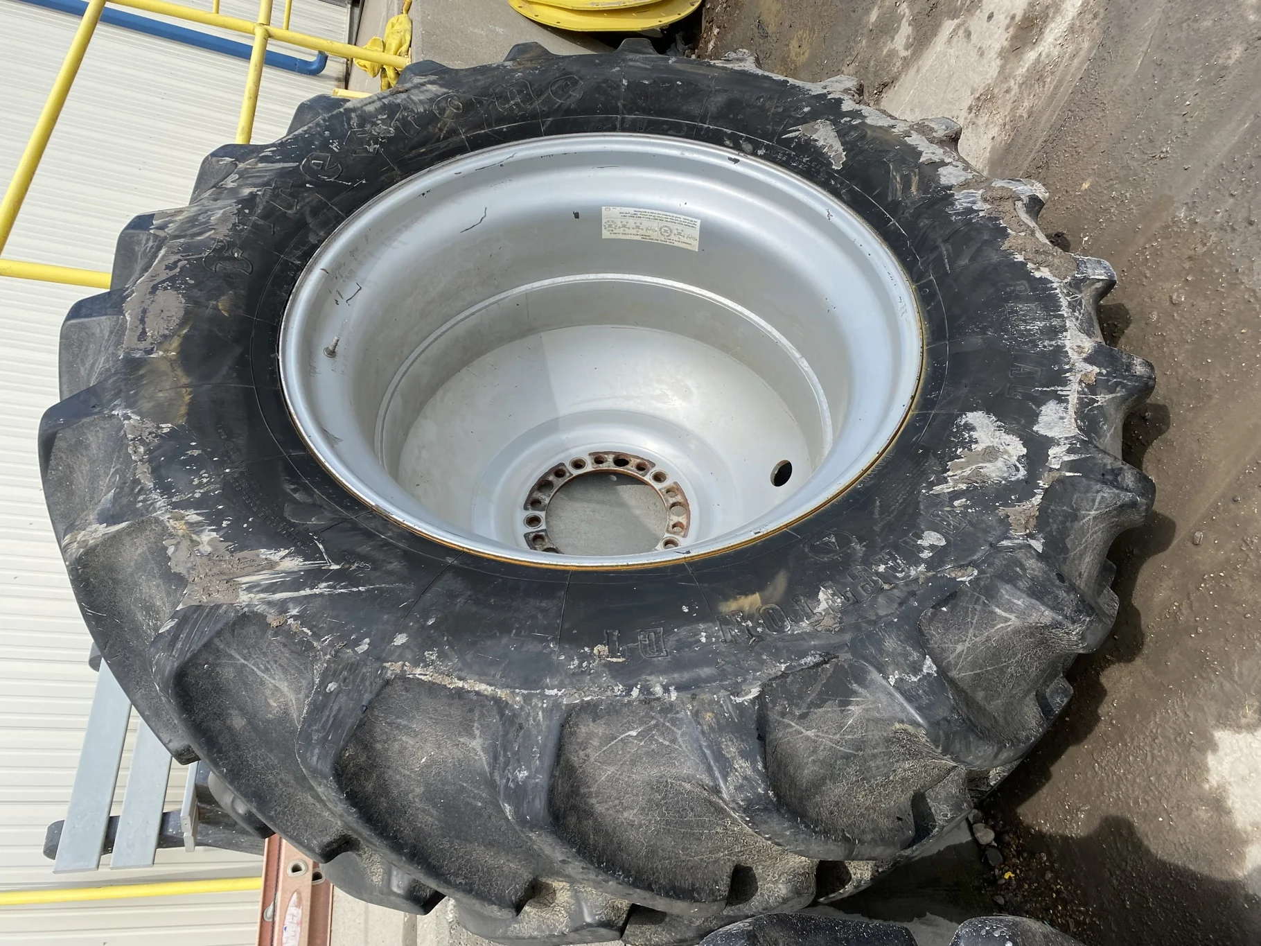 Used 75% 620/70R42 Firestone Radial All Traction DT R-1W 160b TL on a 18 x 42 Case Silver 20 Bolt D