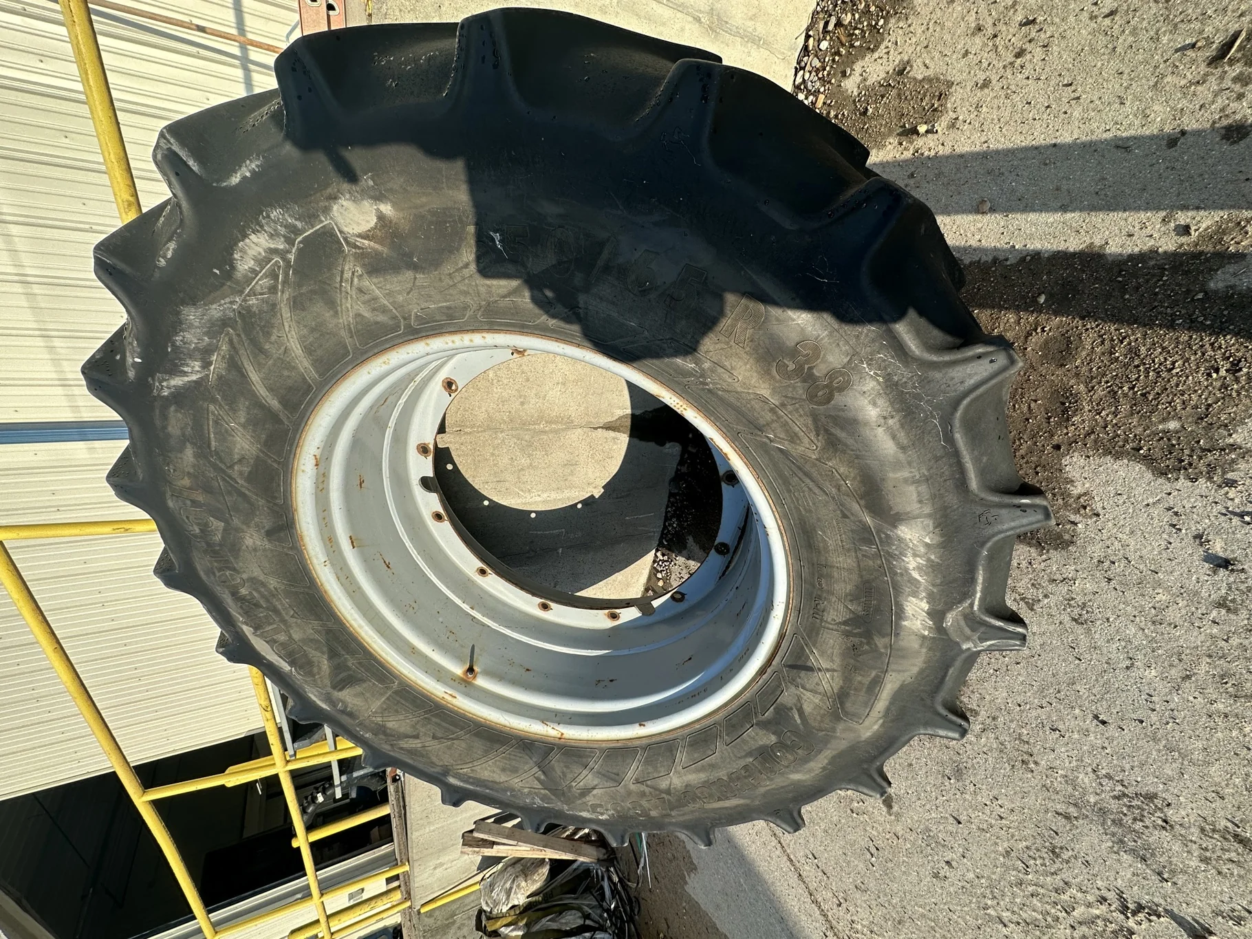 Used 70% 650/65R38 Continental Contract AC65 on 18 x 38 Agco Gray Stub Disc Sprayer Rims (Slight Stu