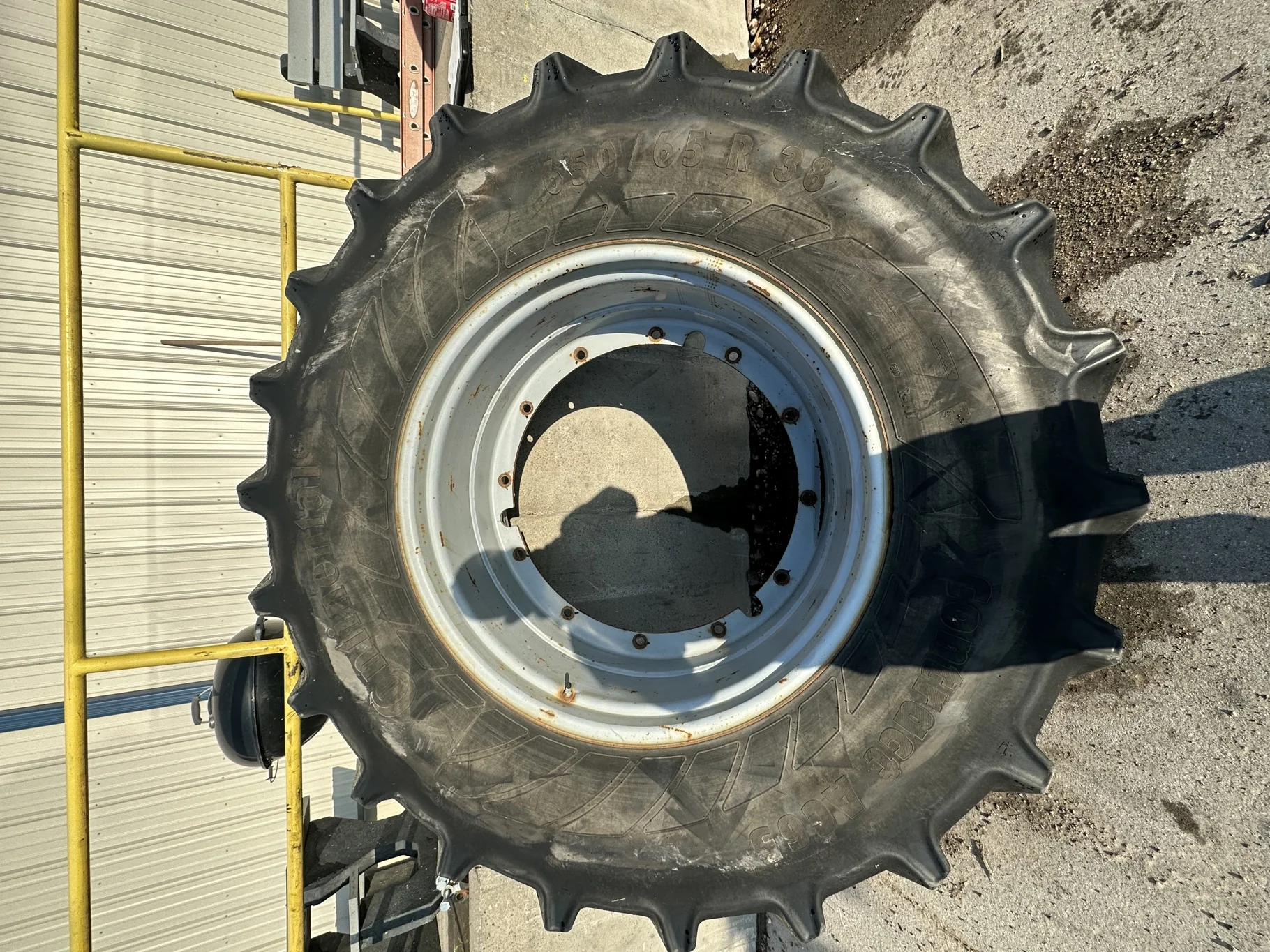 Used 70% 650/65R38 Continental Contract AC65 on 18 x 38 Agco Gray Stub Disc Sprayer Rims (Slight Stu image 2