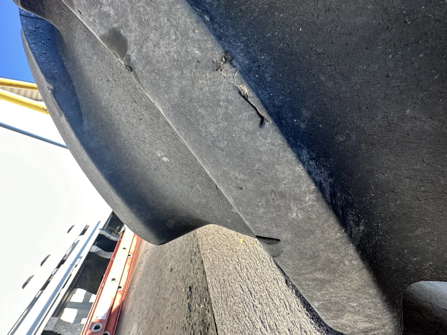 Used 70% 650/65R38 Continental Contract AC65 on 18 x 38 Agco Gray Stub Disc Sprayer Rims (Slight Stu image 8