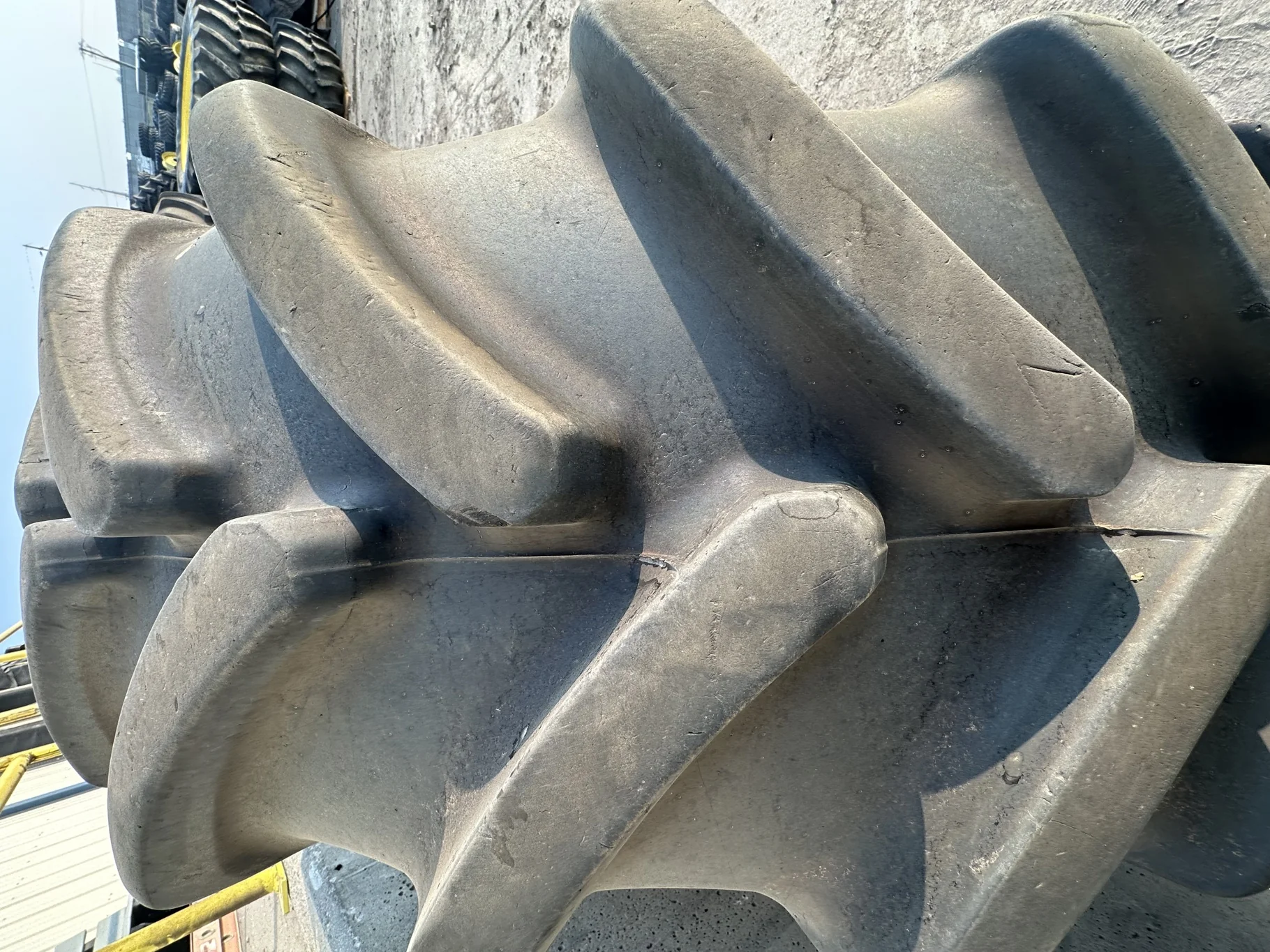 Used 85% 480/70R30 Firestone Maxi Traction R-1W 152D TL on a 15 x 30 JD Yellow Waffle Wheel (3 image 4
