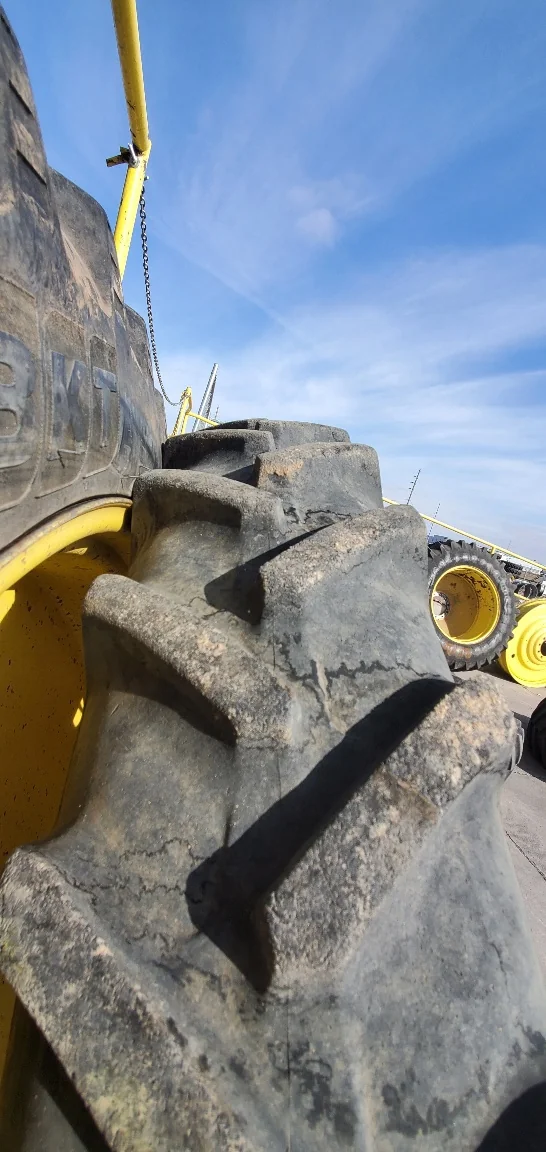 Used 65% 230/95R48 BKT Agrimax RT955 (136A8/B) R-1 on a 8 x 48 JD Yellow Rim (8-10-8), Faded r image 2