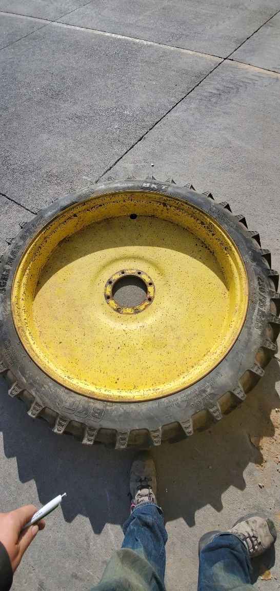 Used 65% 230/95R48 BKT Agrimax RT955 (136A8/B) R-1 on a 8 x 48 JD Yellow Rim (8-10-8), Faded r image 4