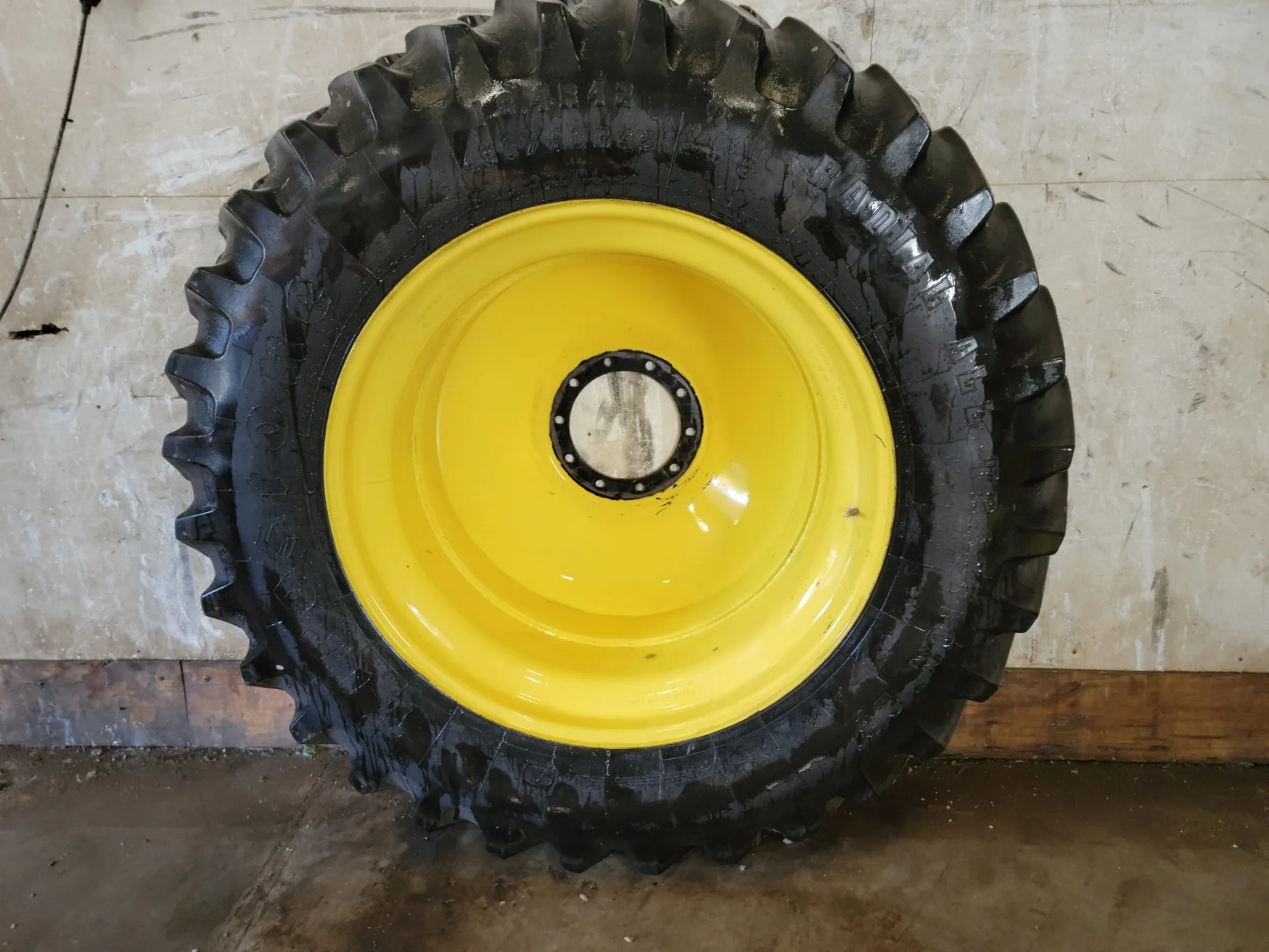 Used 480/80R42 154A8 Firestone Radial All Traction 23 R-1 TL 85% On 16 x 42 10 Bolt JD Yellow Wheel