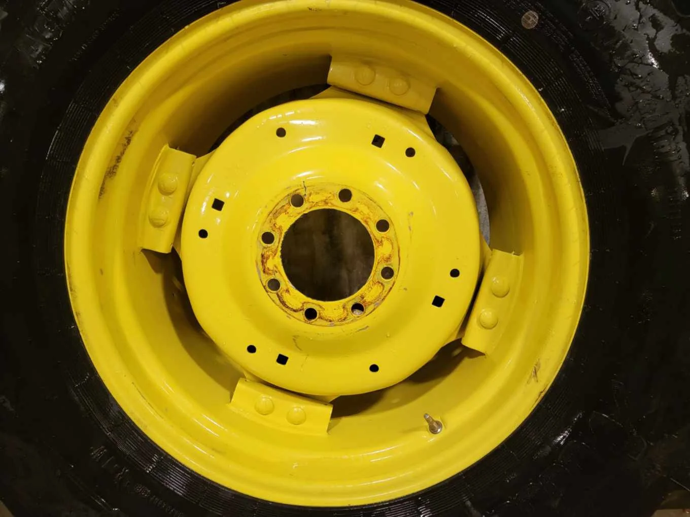 Used 95% 480/70R28 Mitas AC70 T (140A8/140B) TL on a 15 x 28 JD GKN 8 Bolt Wheel - Excellent Conditi image 2