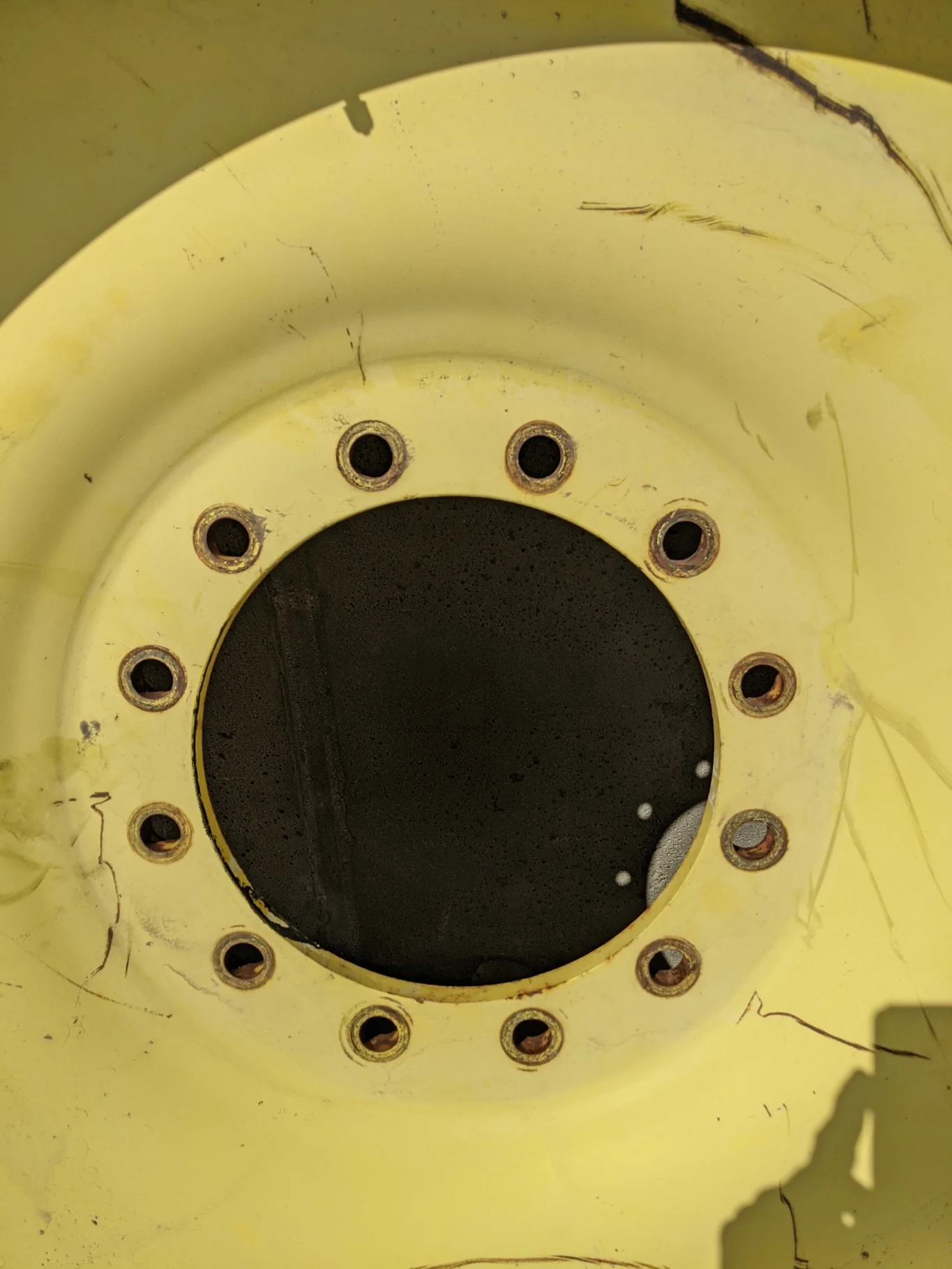 Used 85% 650/65R38 Michelin MultiBib R-1W (157D) TL on a 18 x 38 JD Yellow 12 Bolt (.905) Spray image 3