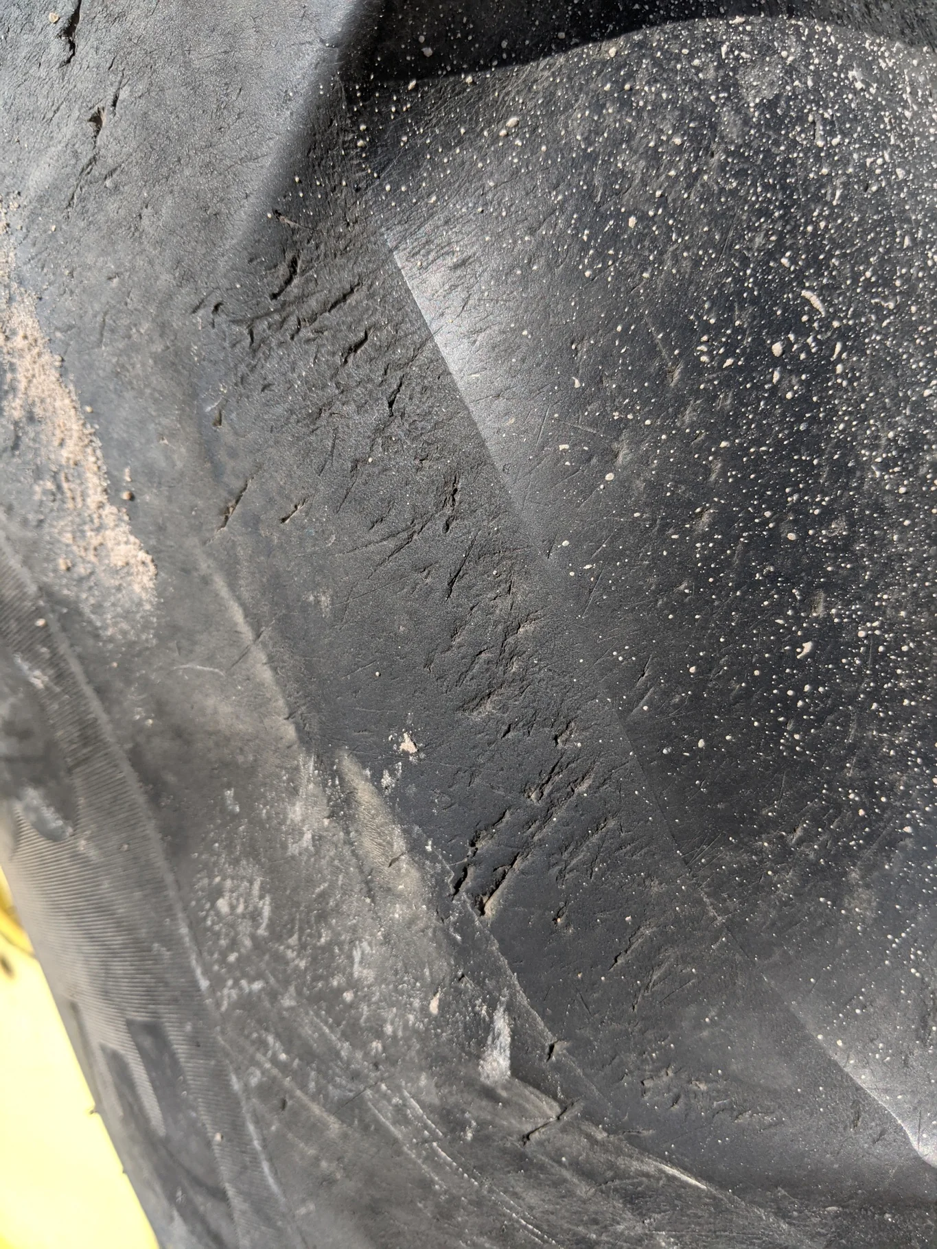 Used 85% 650/65R38 Michelin MultiBib R-1W (157D) TL on a 18 x 38 JD Yellow 12 Bolt (.905) Spray image 7
