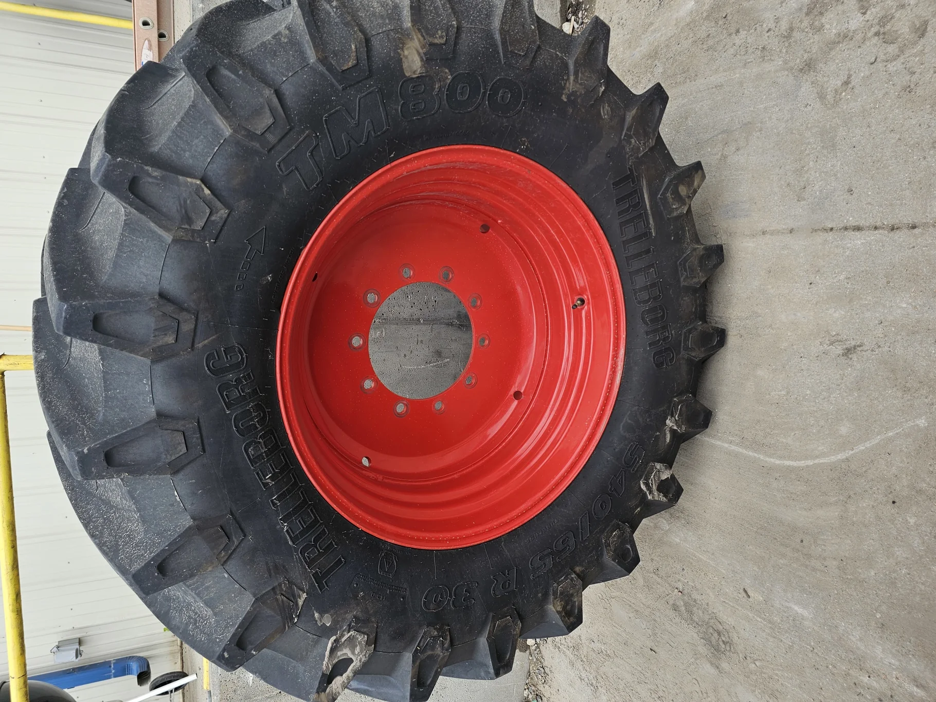Used 90% 540/65R30 Trelleborg TM800 High Speed R-1W (150D) TL on a 16 x 30 Fendt Red 10 Bolt Formed image 2