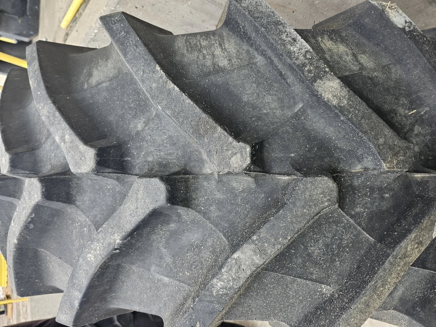 Used 90% 540/65R30 Trelleborg TM800 High Speed R-1W (150D) TL on a 16 x 30 Fendt Red 10 Bolt Formed image 3