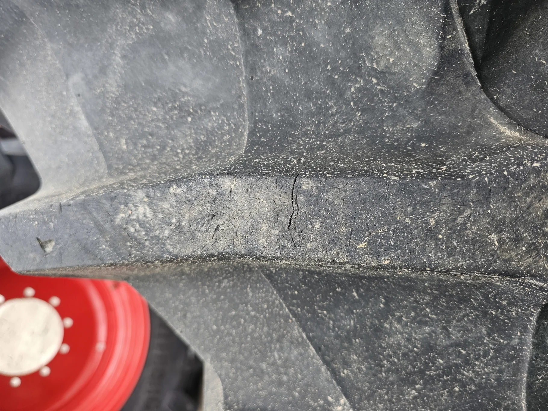 Used 90% 540/65R30 Trelleborg TM800 High Speed R-1W (150D) TL on a 16 x 30 Fendt Red 10 Bolt Formed image 4