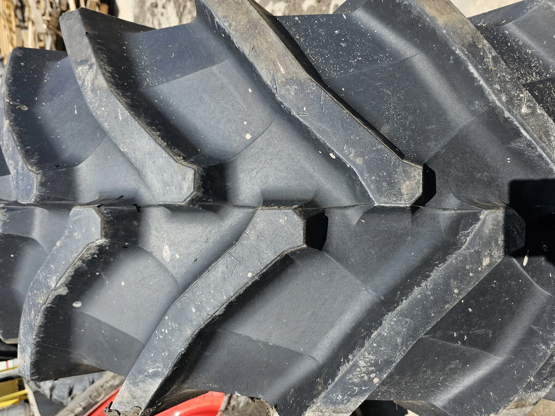 Used 90% 540/65R30 Trelleborg TM800 High Speed R-1W (150D) TL on a 16 x 30 Fendt Red  10 Bolt Formed image 3