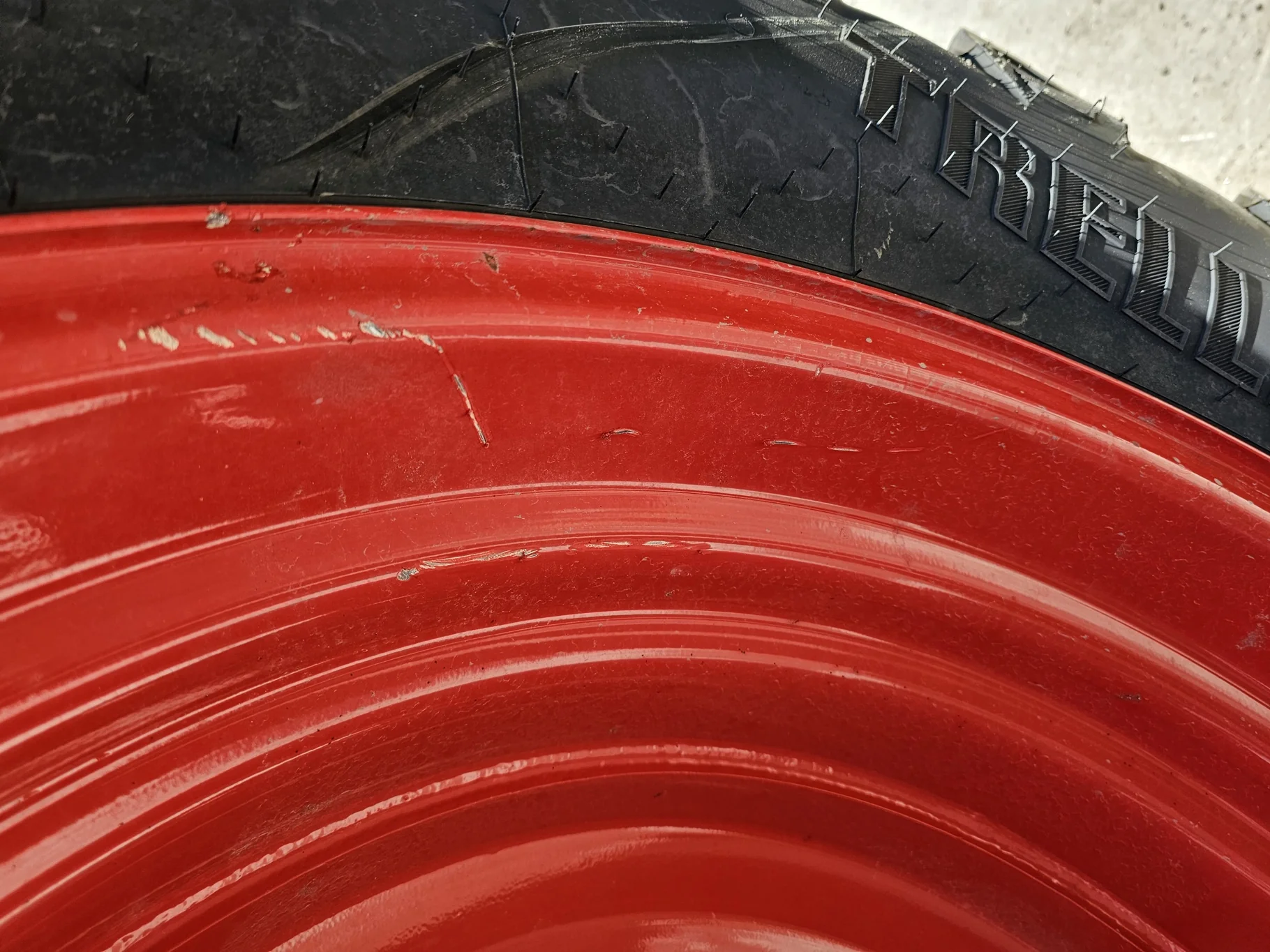 Used 90% 650/65R42 Trelleborg TM800 High Speed R-1W (158D) TL on a 20 x 42 Fendt Red 10 Bolt (.937) image 4