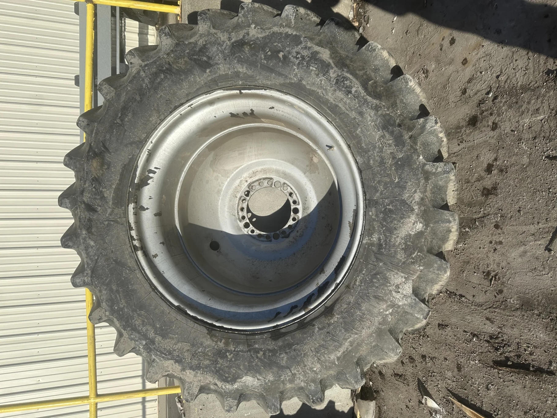 Used 85% 520/85R42 Firestone Radial Deep Tread 23 R-1W 157B TL on 18 x 42 Case IH Silver 20B Dolly image 2