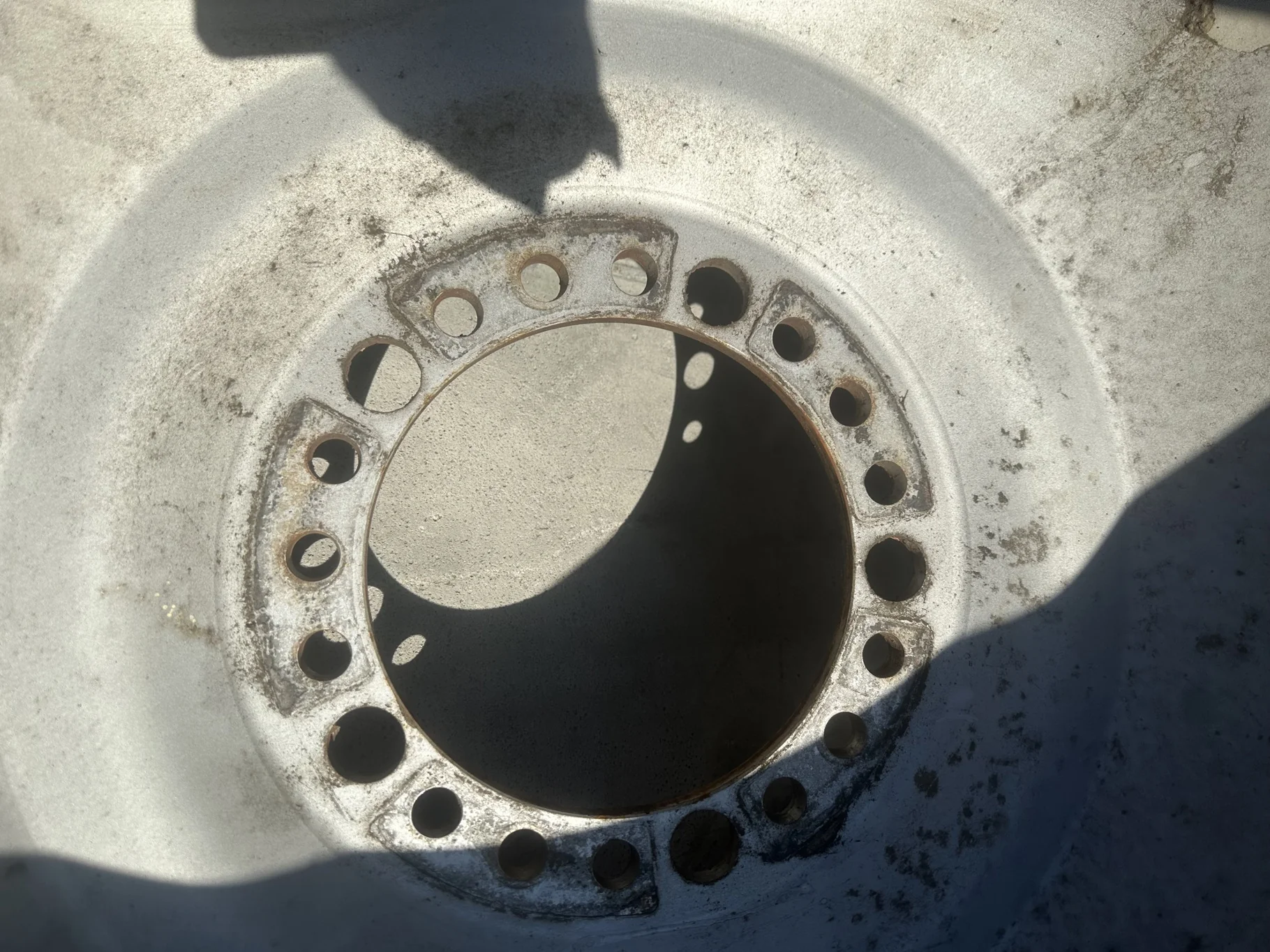 Used 85% 520/85R42 Firestone Radial Deep Tread 23 R-1W 157B TL on 18 x 42 Case IH Silver 20B Dolly image 3