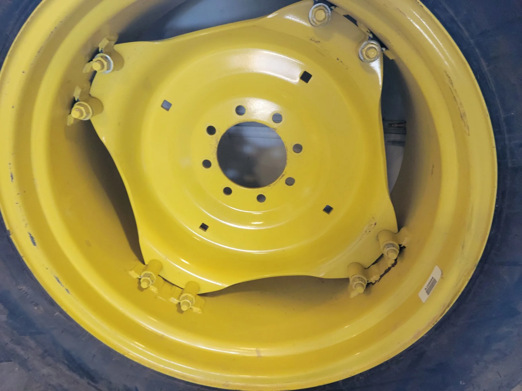 Used 95% 16.9-28 Galaxy Agri Trac II R-1 (129A6) TL on a on a 15 x 28 on JD Yellow 8 Bolt GKN image 2