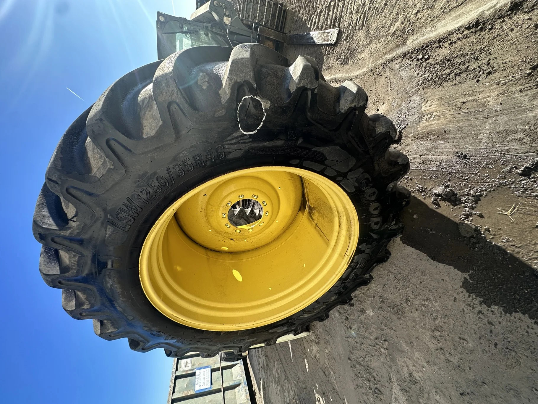Used 80% LSW 1250/35R46 Goodyear Optitrac R-1W (195D) TL on a 44 x 46 JD Yellow 10 Bolt Combin image 4