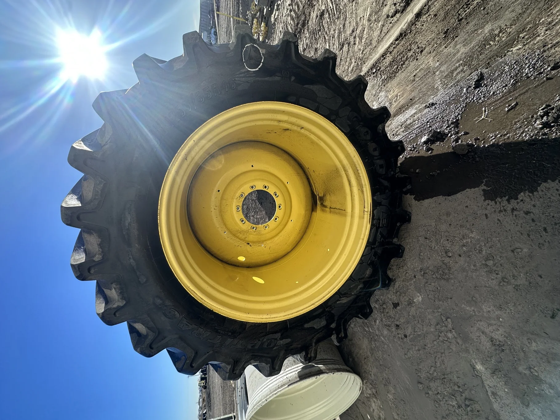 Used 80% LSW 1250/35R46 Goodyear Optitrac R-1W (195D) TL on a 44 x 46 JD Yellow 10 Bolt Combin image 5
