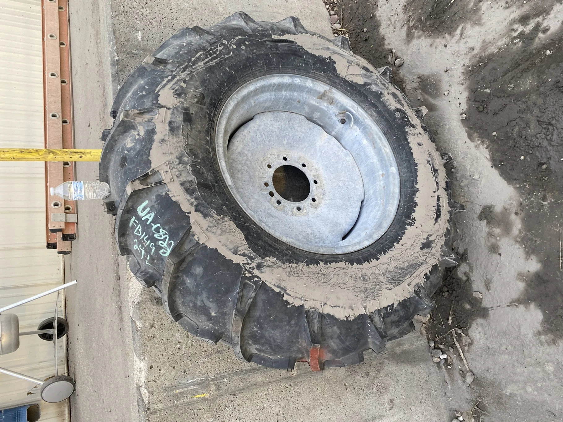 Used 90% 14.9-24 R66 Farmboy IR007 Irrigation C(6Ply) TT mounted on 10 x 24 Galvanized 8 Bolt Wheel image 2