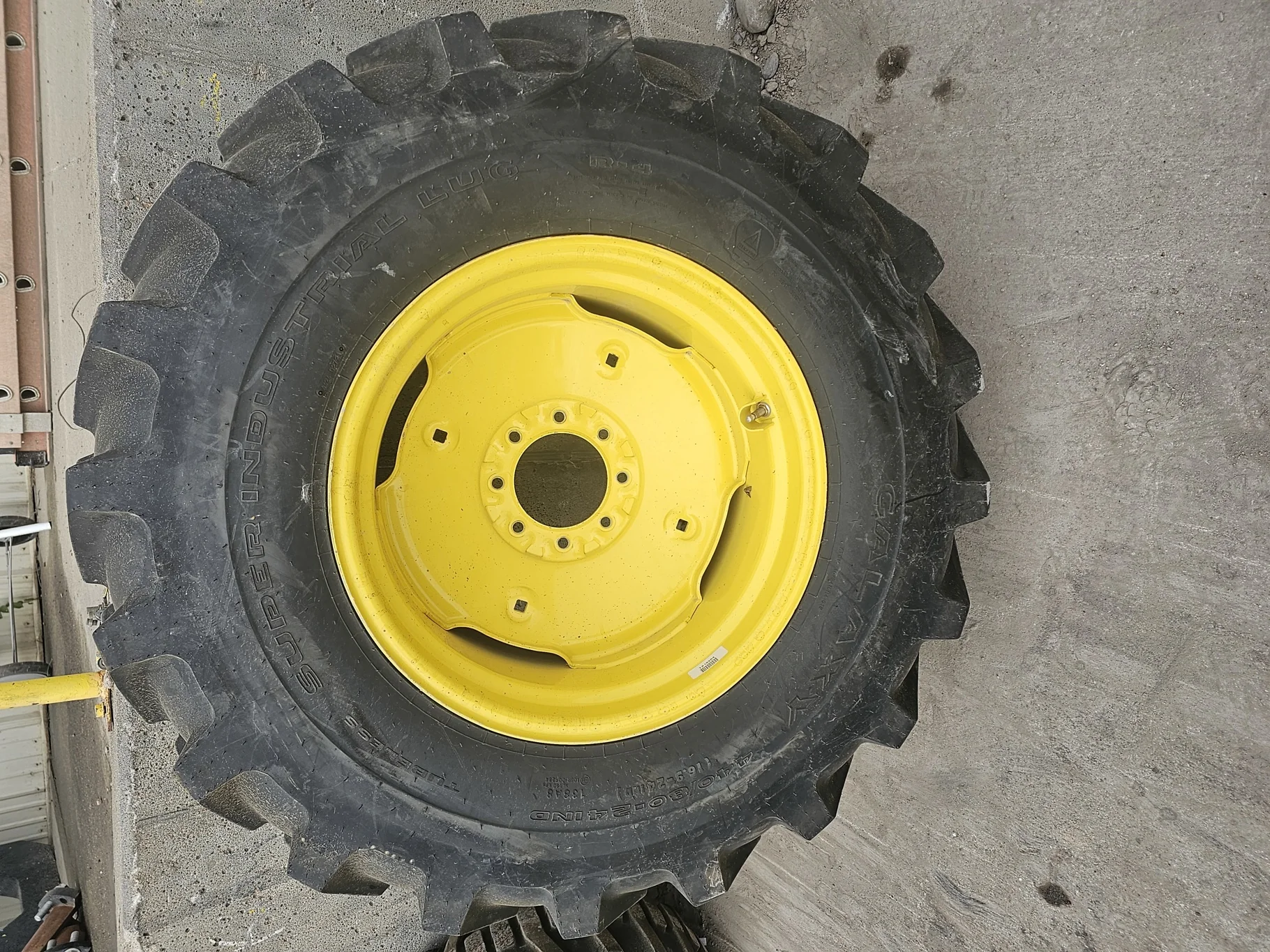 Used 95% 440/80-24 (16.9-24) Galaxy Super Industrial Lug R-4 (8Ply) TL on a 15 x 24 JD Yellow image 2