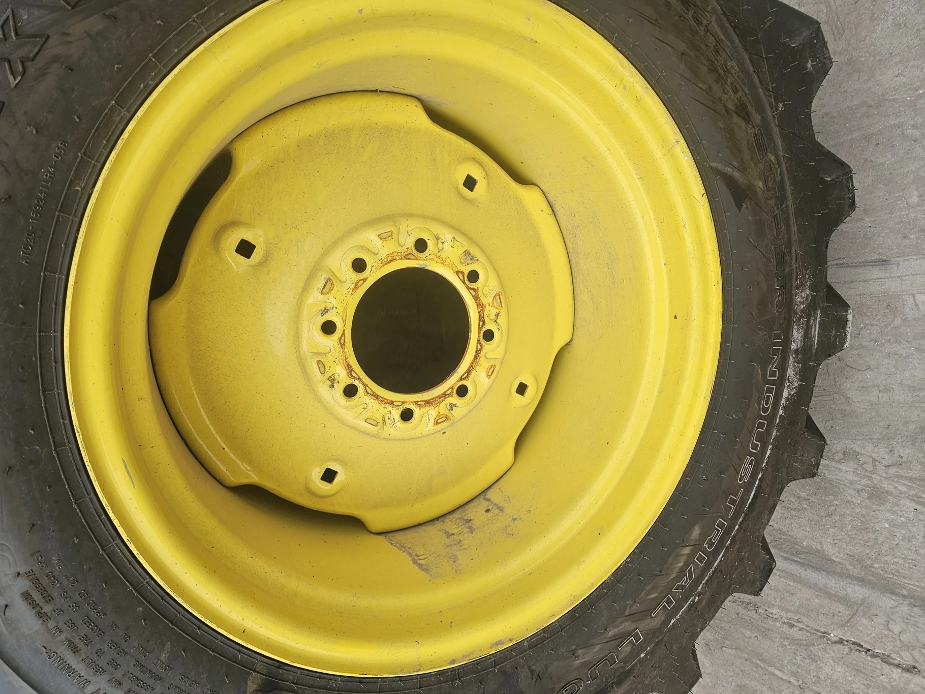 Used 95% 440/80-24 (16.9-24) Galaxy Super Industrial Lug R-4 (8Ply) TL on a 15 x 24 JD Yellow image 4