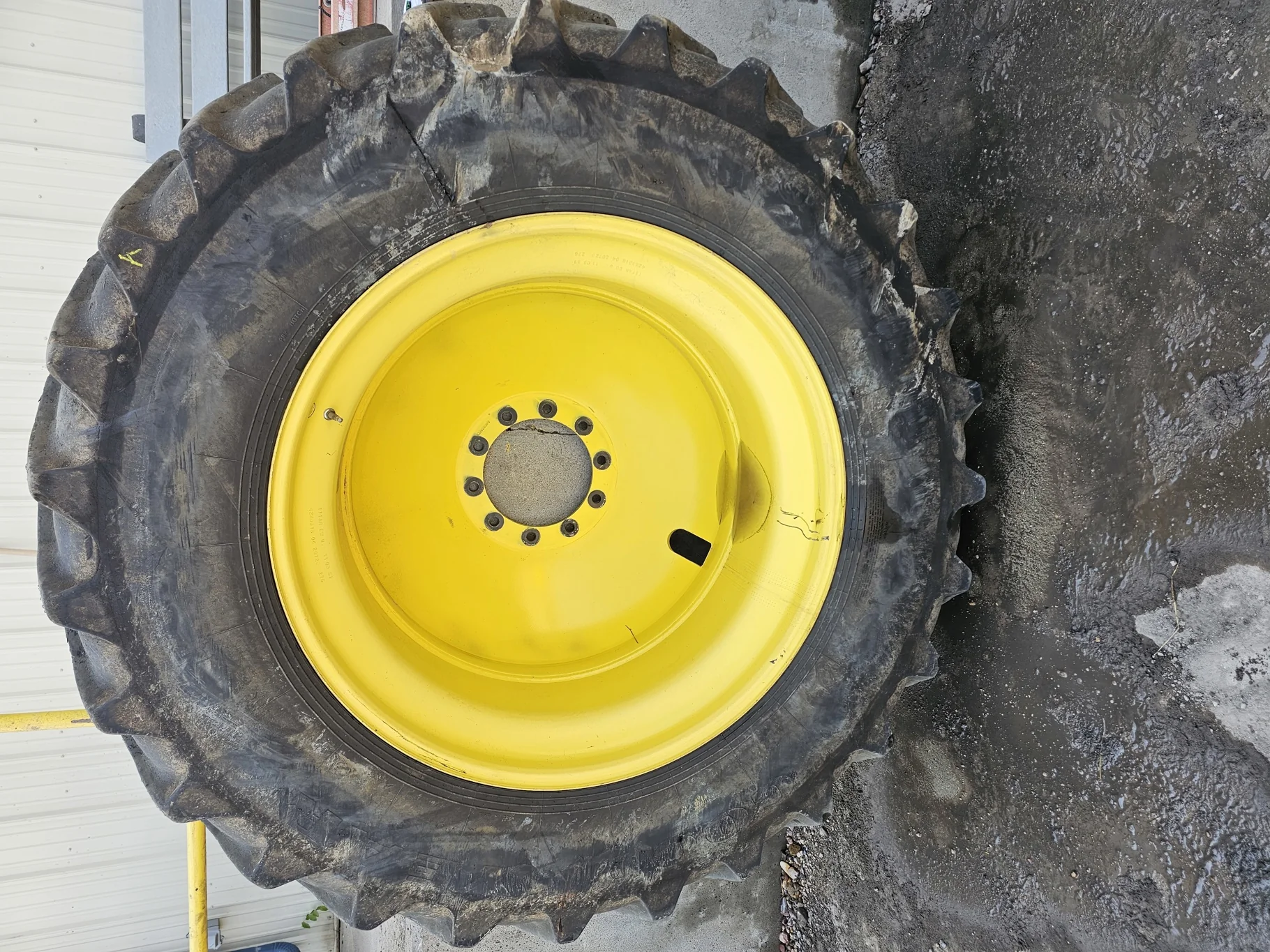 Used 75% 520/85R42 Goodyear Ultratorque 157A8 R-1W TL on a 18 x 42 JD Yellow 10 Bolt Outside D image 2