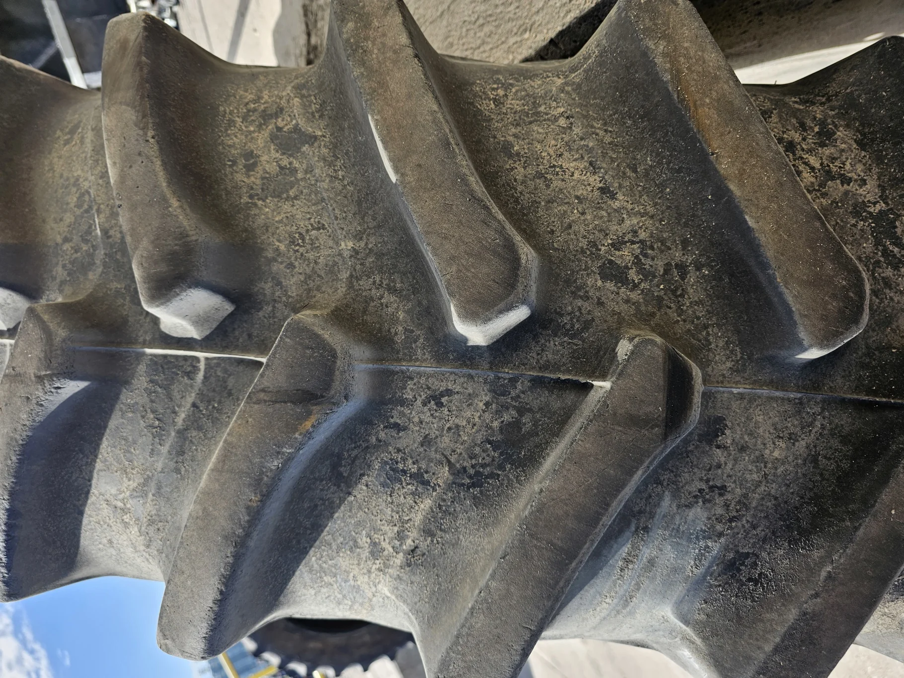 Used 75% 480/80R50 Firestone Radial Deep Tread 23 R-1W 159B TL on 15 x 50 John Deere Yellow 12 Bolt image 3