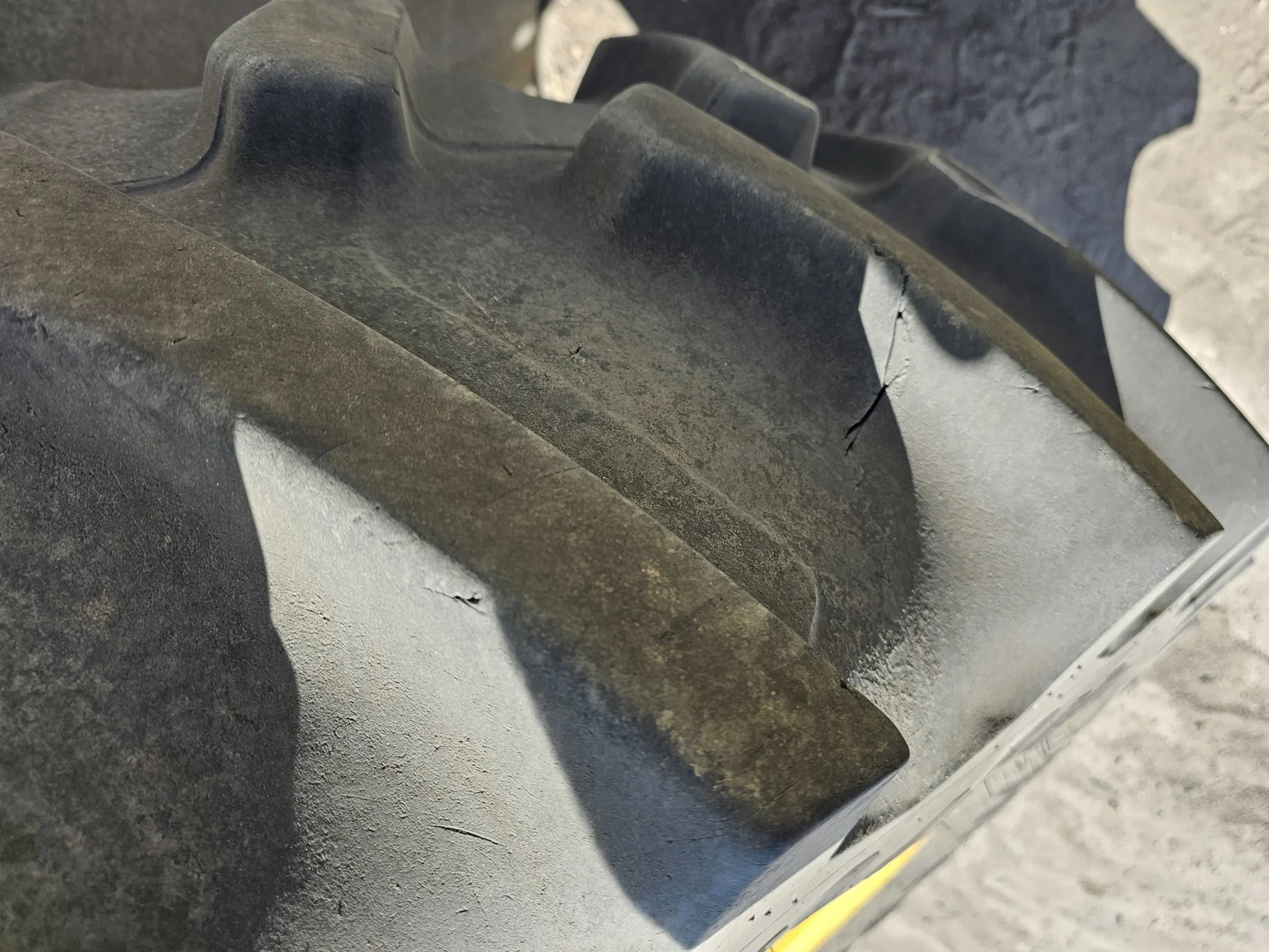 Used 75% 480/80R50 Firestone Radial Deep Tread 23 R-1W 159B TL on 15 x 50 John Deere Yellow 10 Bolt image 5
