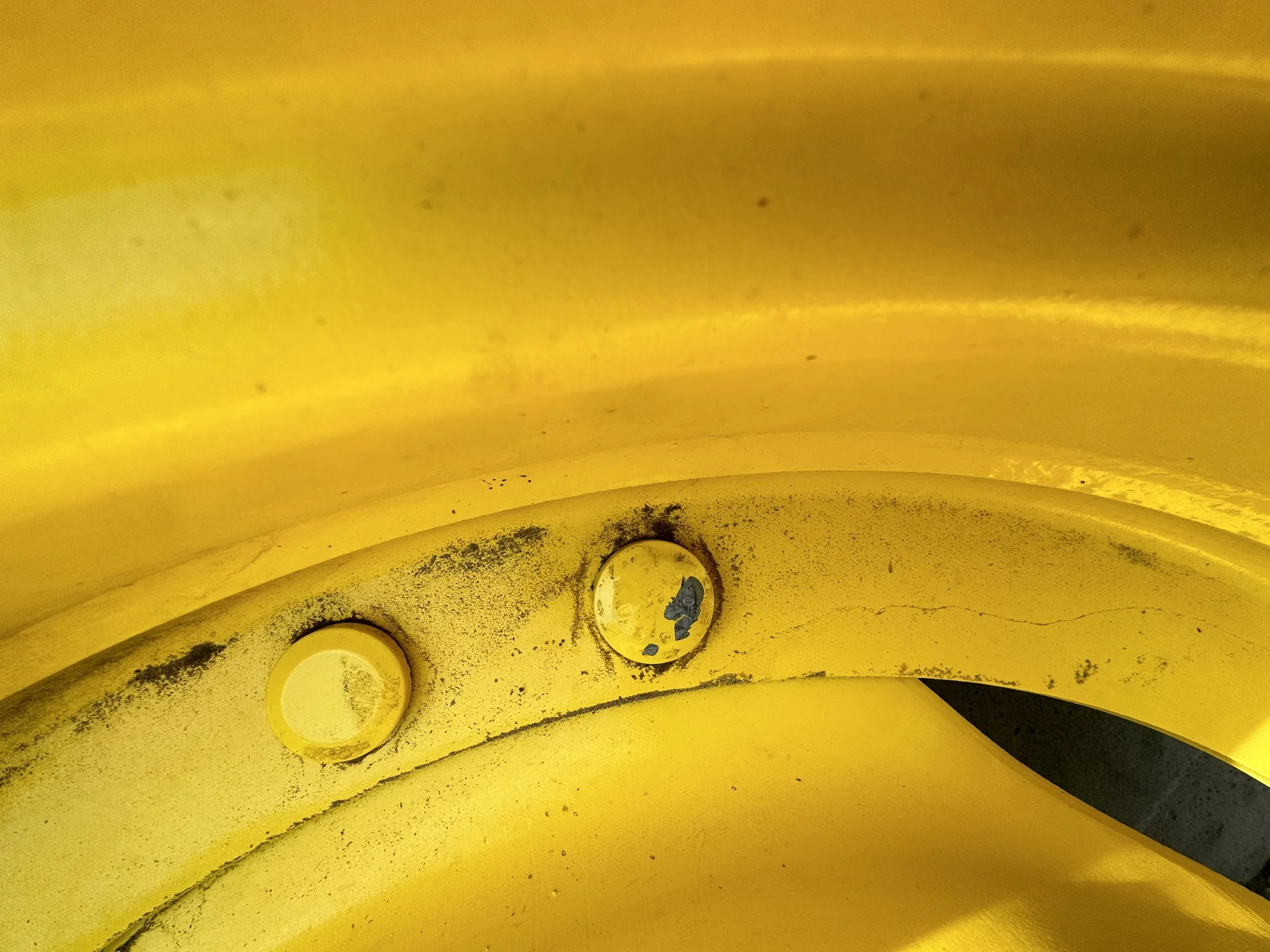 Used 80% 230/95R32 Trelleborg TM100 R-1 128A8 TL on a 7 x 32 JD Yellow 8 Bolt 2 Bolt Waffle R image 5