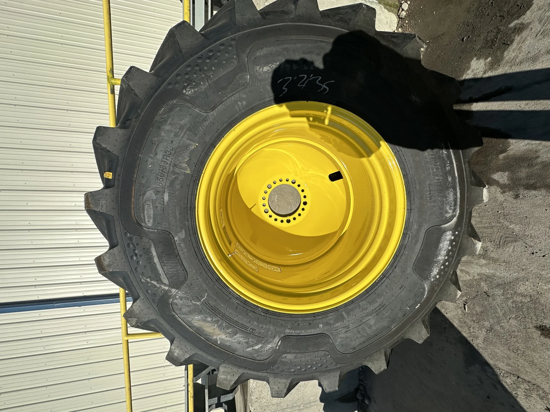 Take Off 650/85R38 Alliance Agristar 2 2 R-1W 173B TL on a 23 X 38 JD Yellow 20 Bolt (.938) Ou image 2