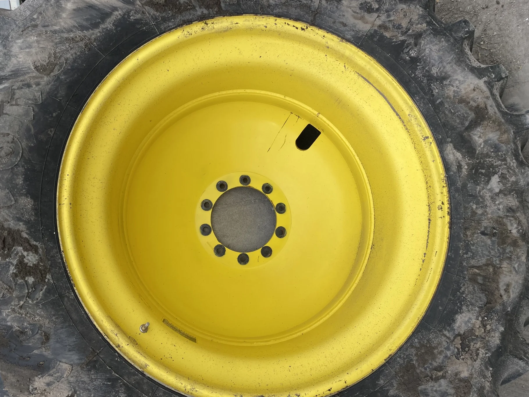 Used 75% 520/85R42 Firestone Radial All Traction 23 R-1W 157B TL on 18 x 42 JD Yellow 10 Bolt Dolly image 12
