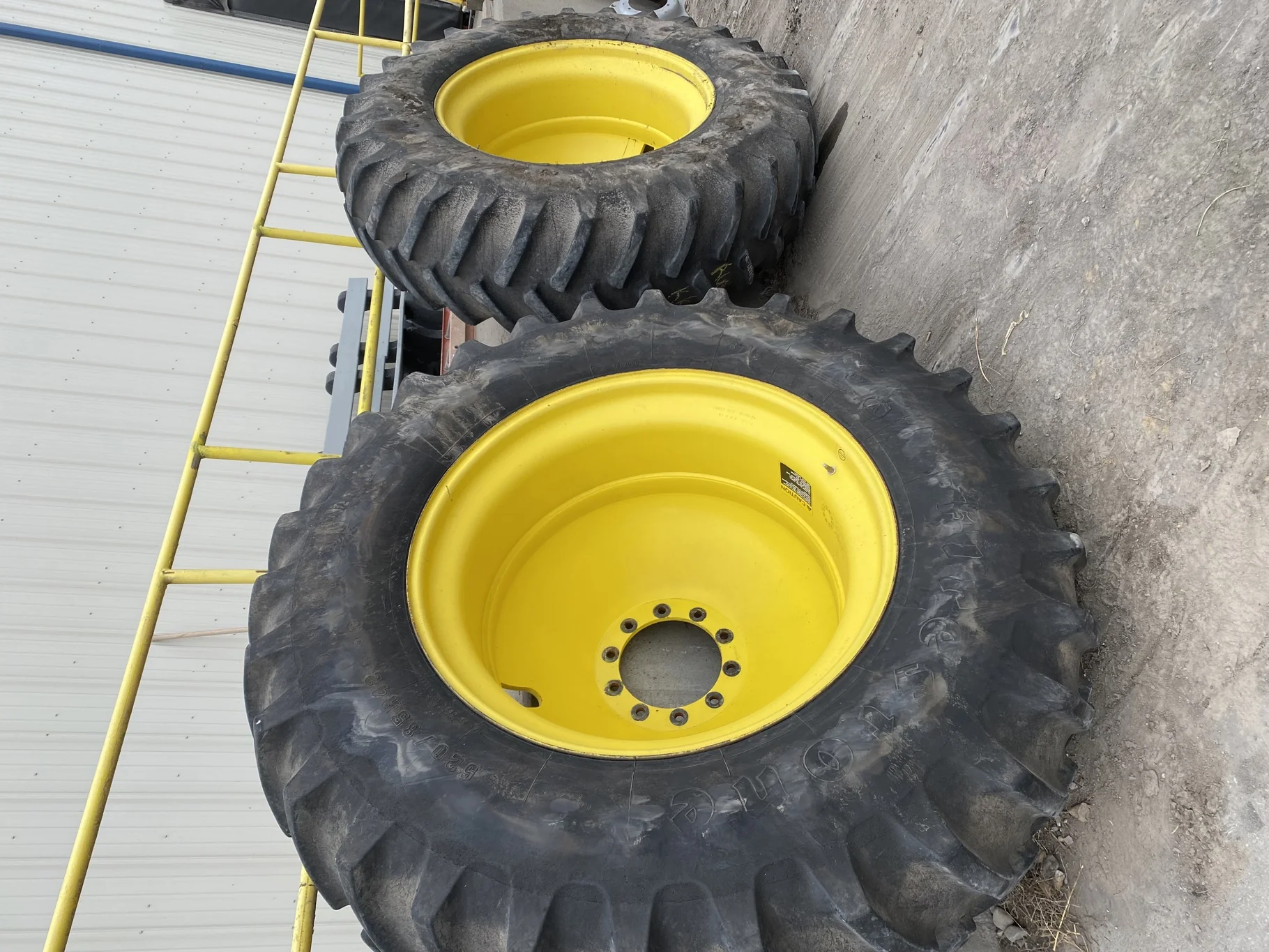 Used 75% 520/85R42 Firestone Radial All Traction 23 R-1W 157B TL on 18 x 42 JD Yellow 10 Bolt Dolly image 2