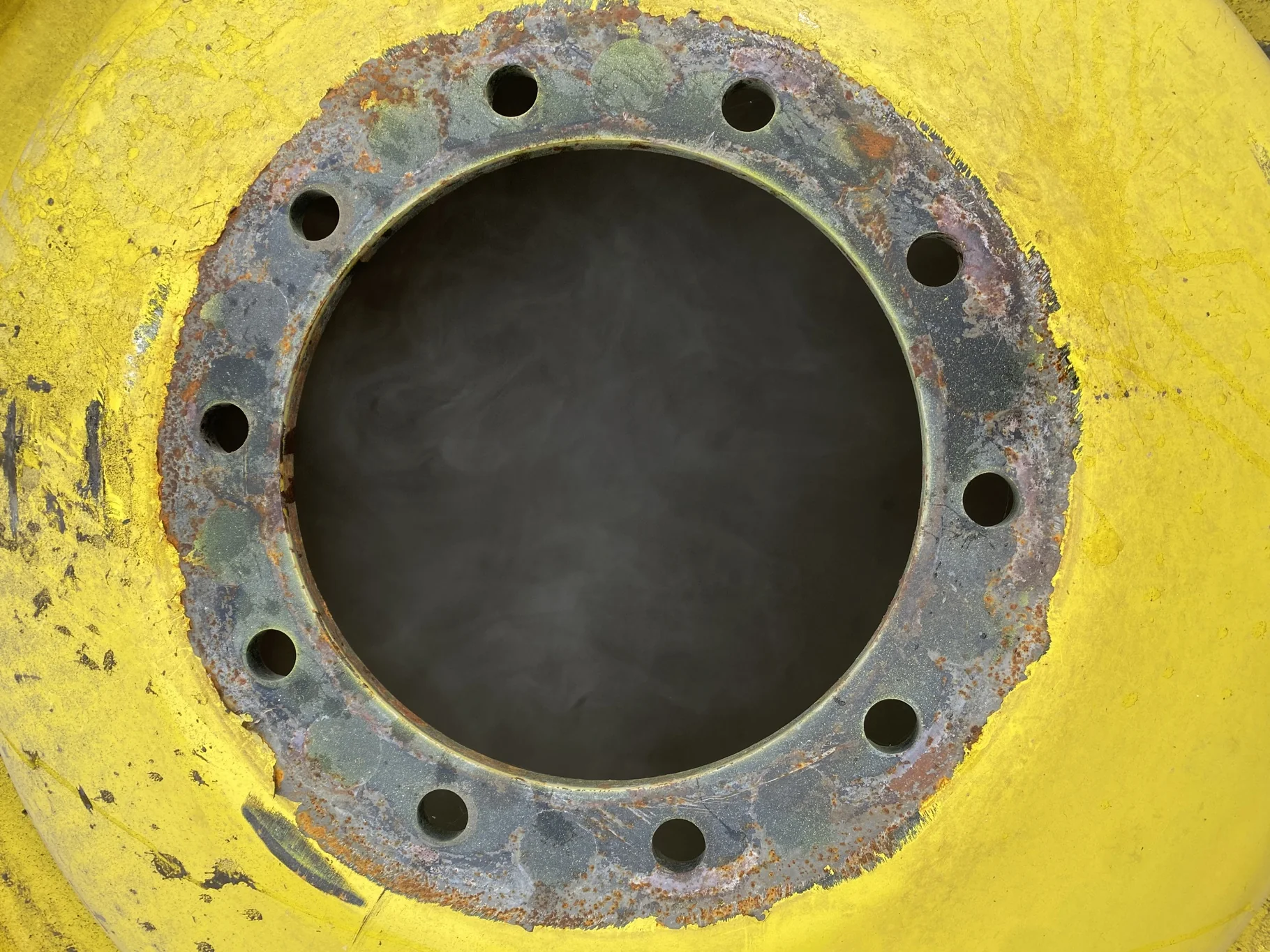 Used 75% 520/85R42 Firestone Radial All Traction R-1W 157B TL on 18 x 42 JD Yellow 10 Bolt Dolly image 13