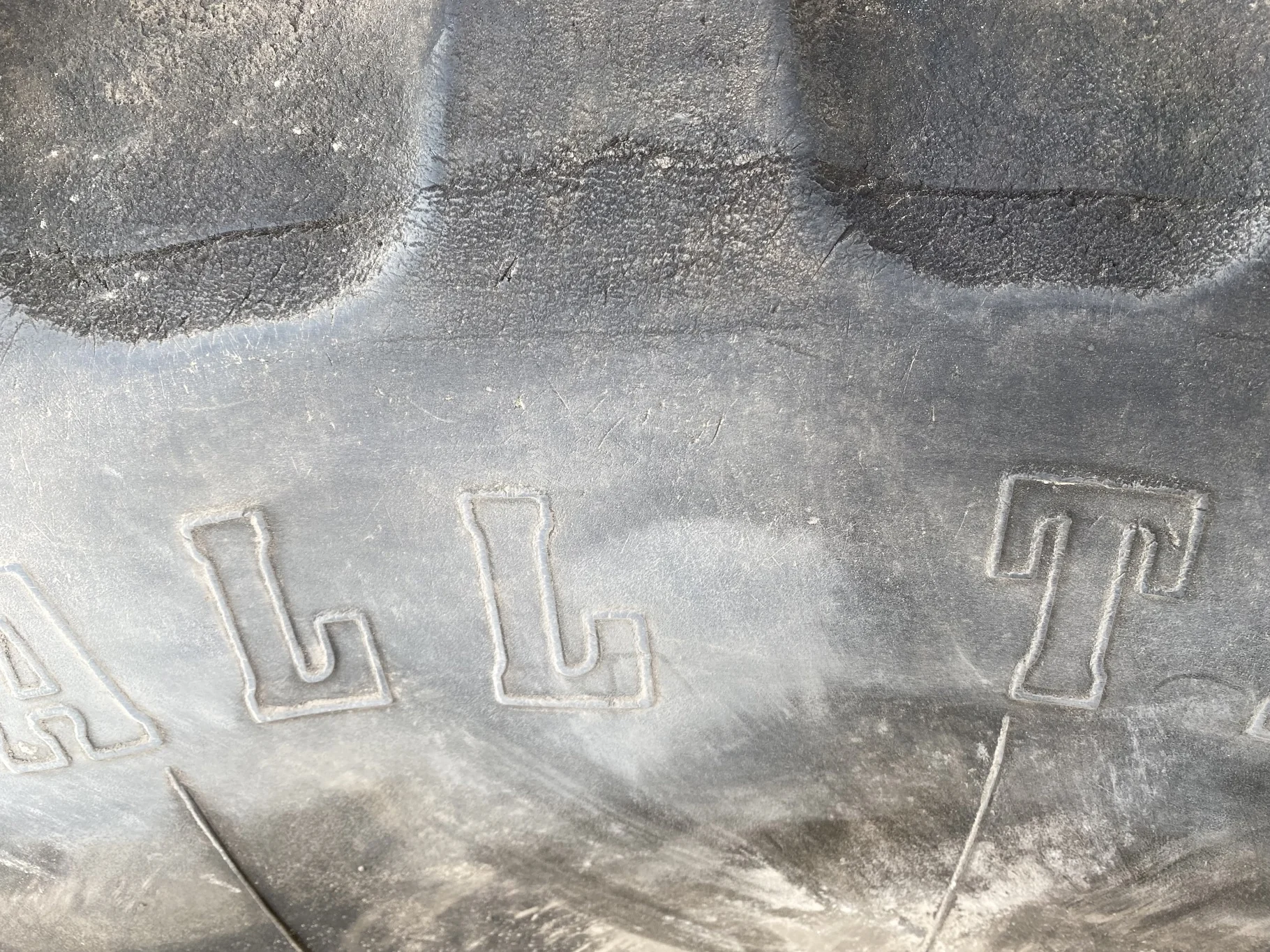 Used 75% 520/85R42 Firestone Radial All Traction R-1W 157B TL on 18 x 42 JD Yellow 10 Bolt Dolly image 5