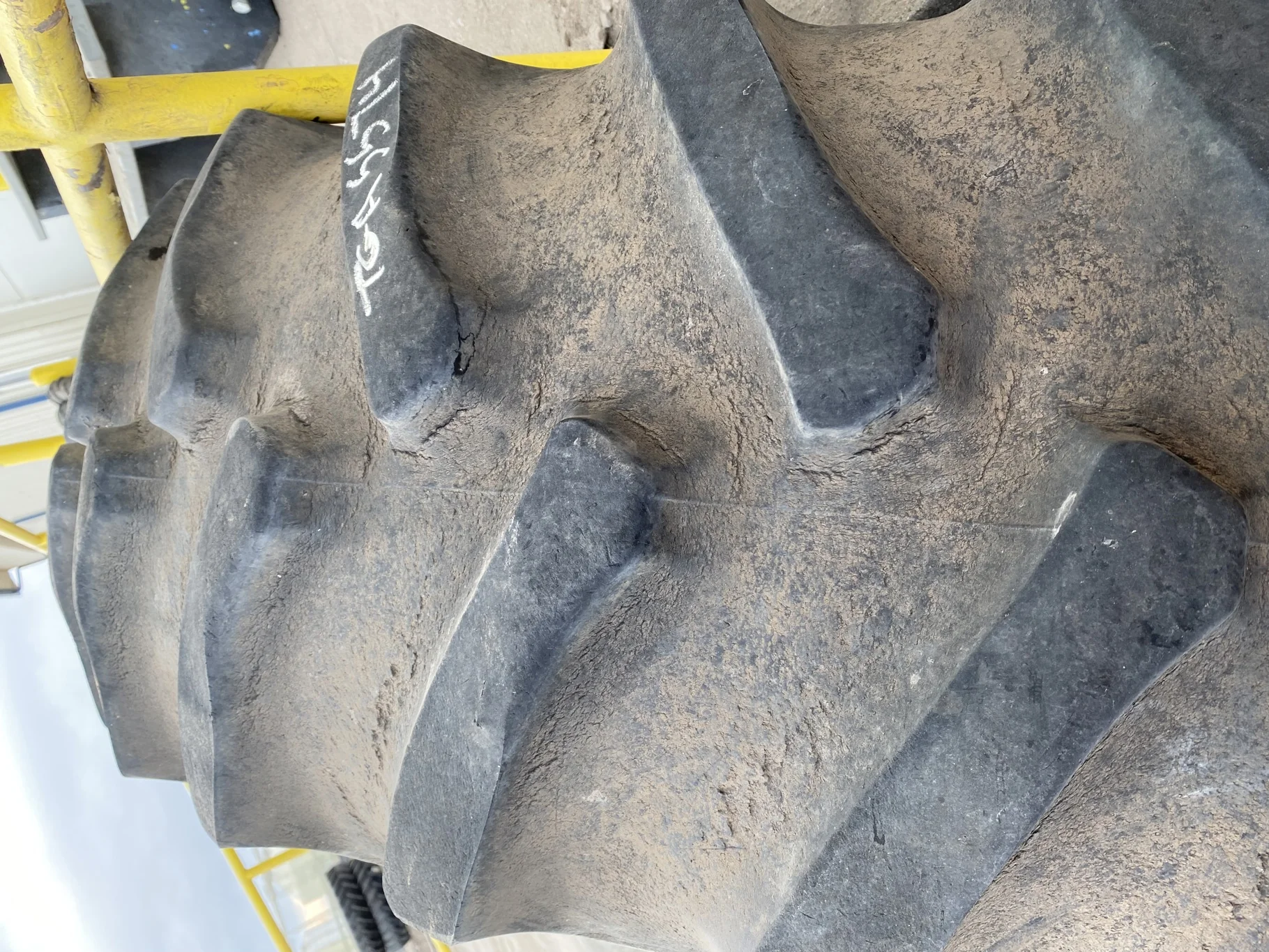 Used 75% 520/85R42 Firestone Radial All Traction R-1W 157B TL on 18 x 42 JD Yellow 10 Bolt Dolly image 7