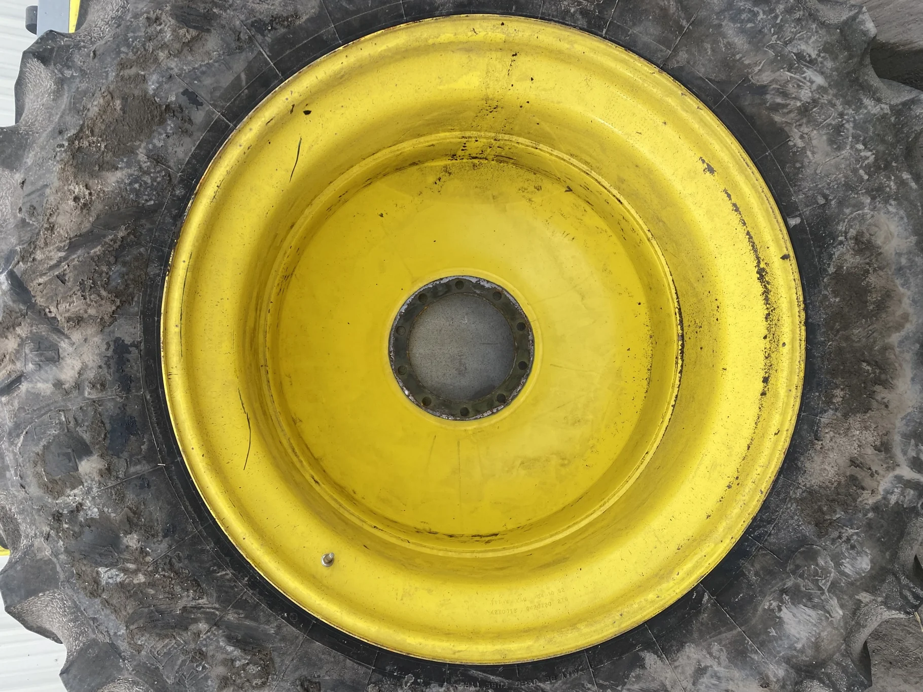 Used 75% 520/85R42 Firestone Radial All Traction R-1W 157B TL on 18 x 42 JD Yellow 10 Bolt Dolly image 9